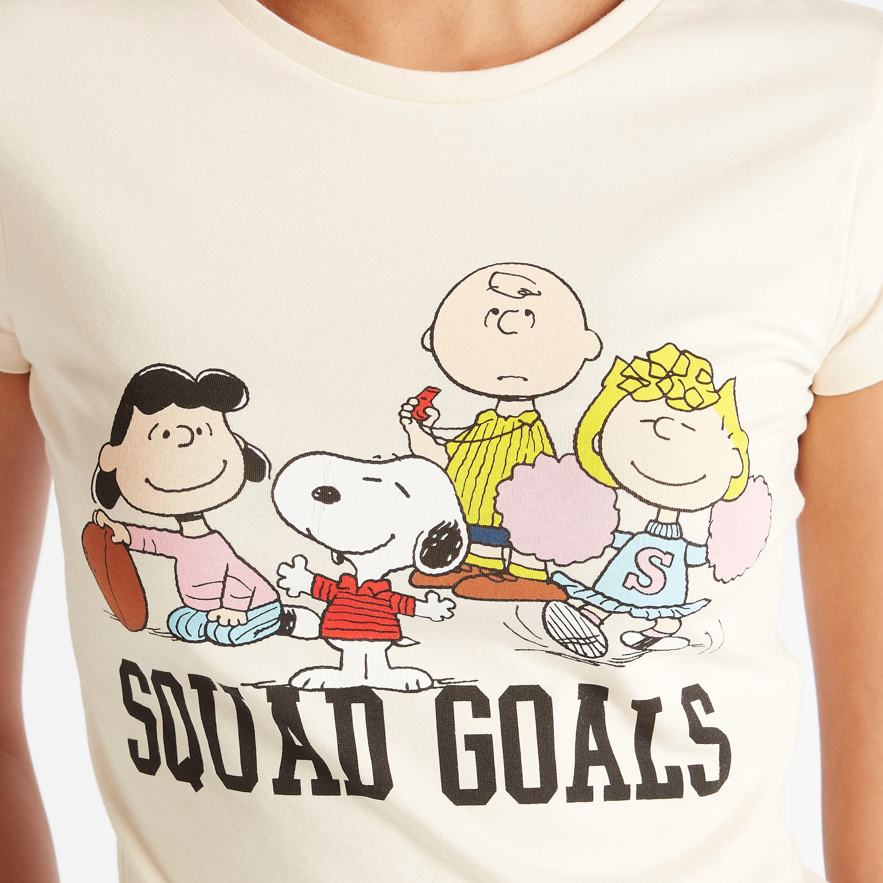 تيشيرت بياقة ضيّقة وأكمام كاب وطبعات-women-clothing-tshirts-image-3