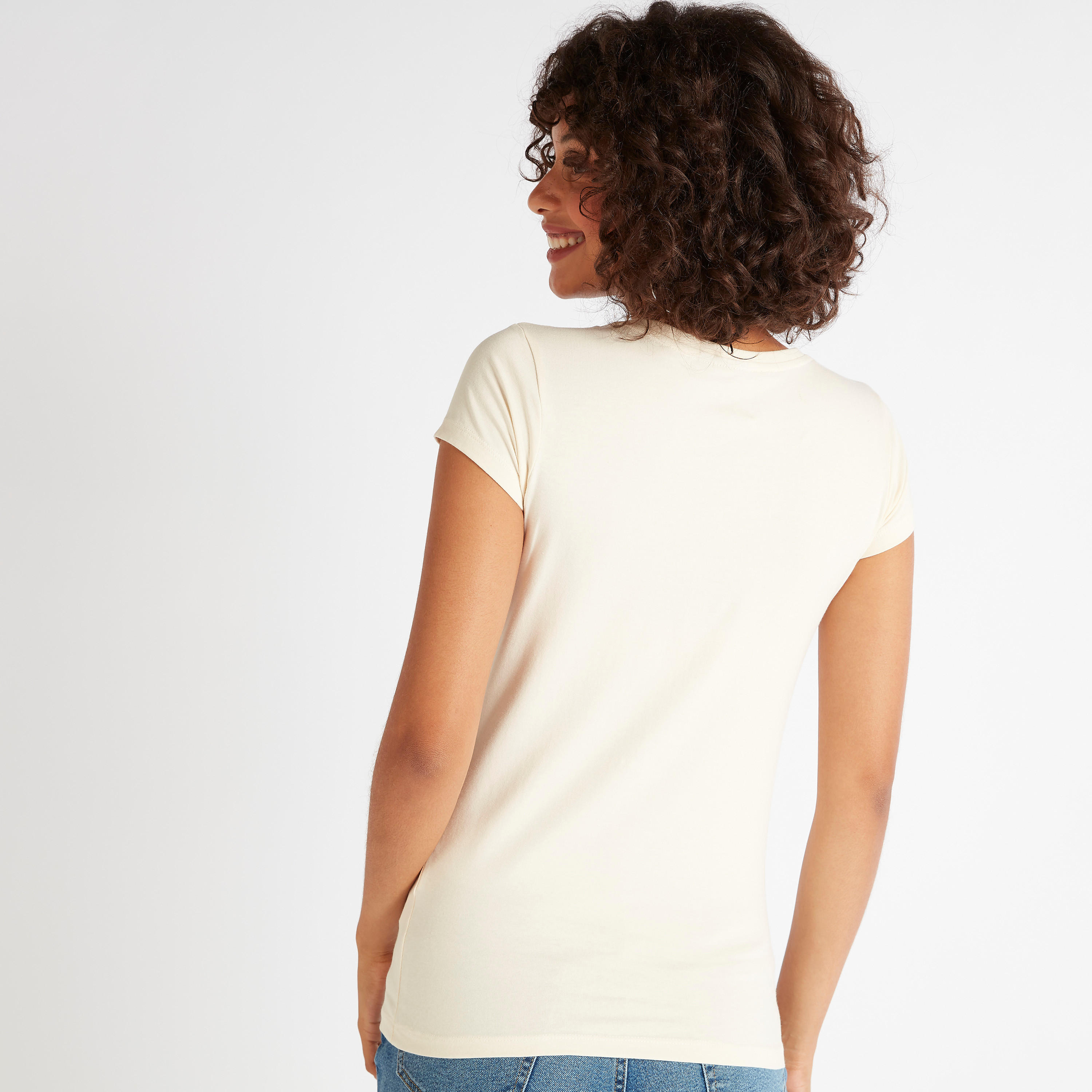 تيشيرت بياقة ضيّقة وأكمام كاب وطبعات-women-clothing-tshirts-image-4
