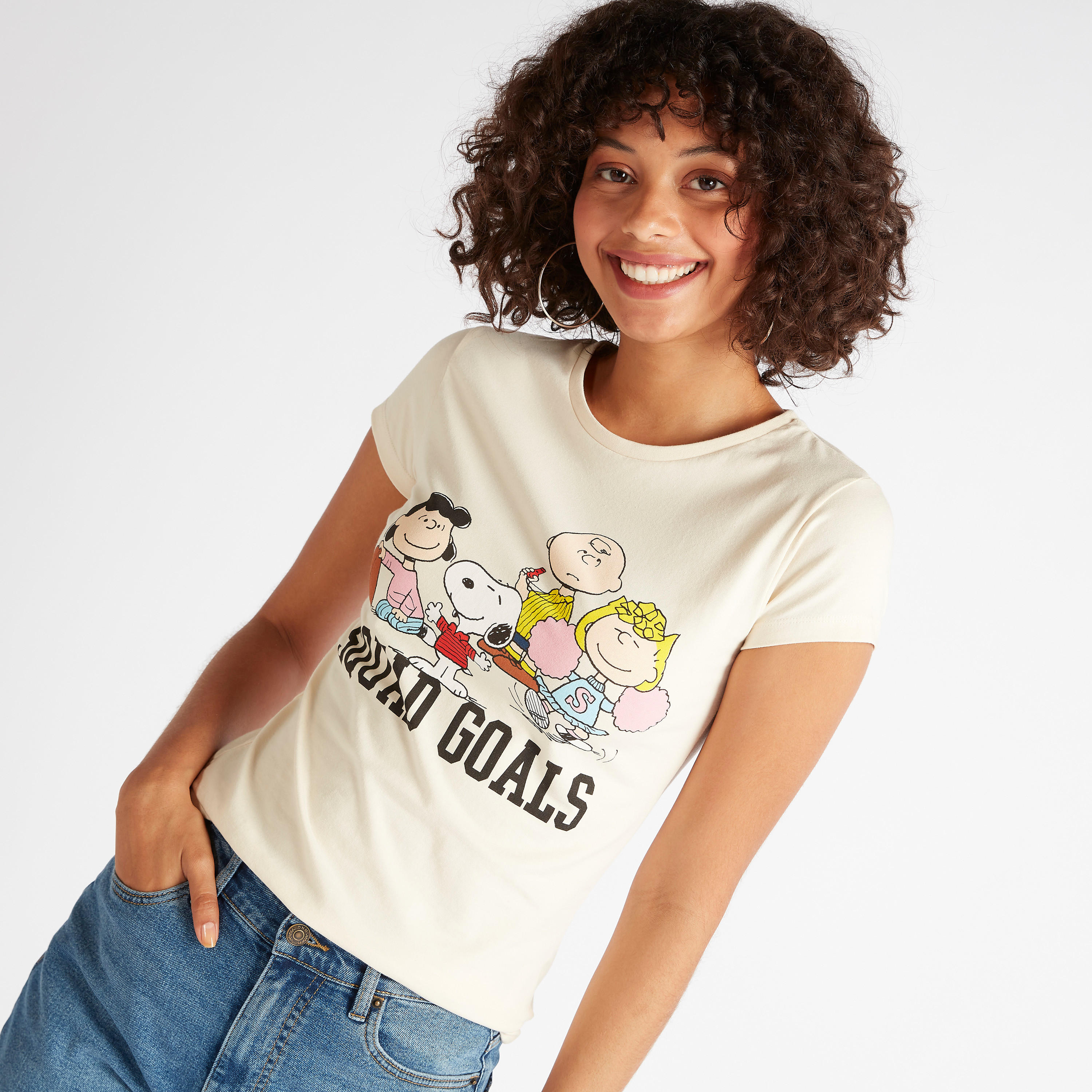 تيشيرت بياقة ضيّقة وأكمام كاب وطبعات-women-clothing-tshirts-image-5