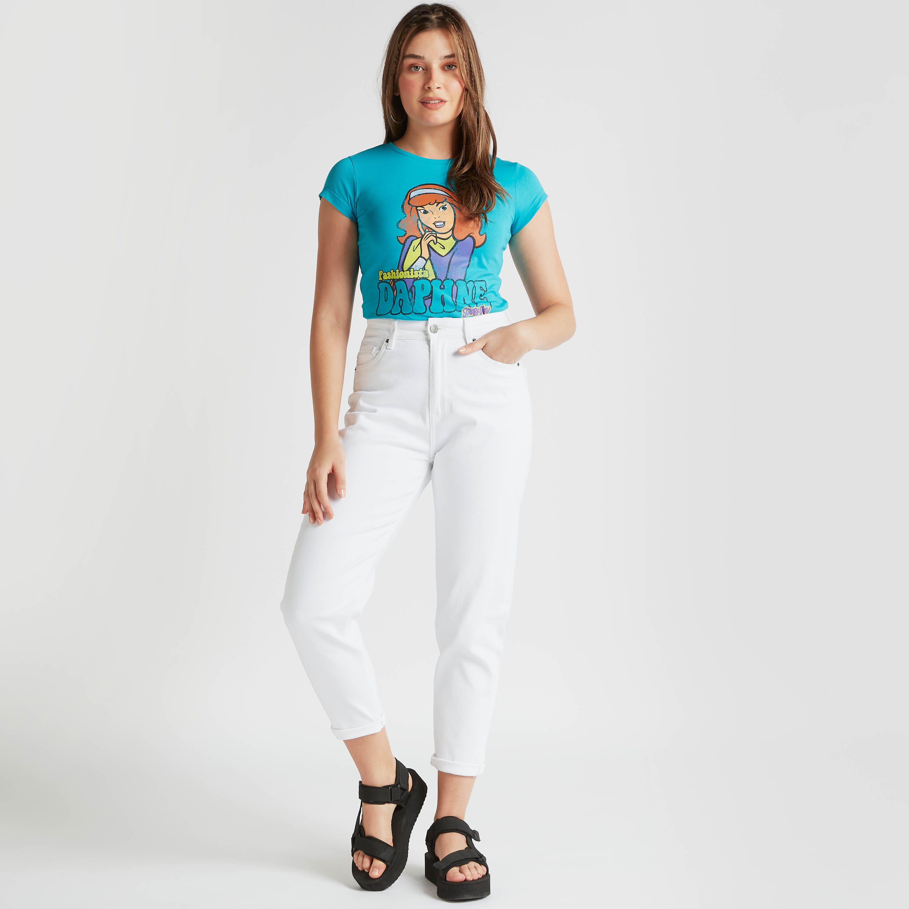 تيشيرت بياقة ضيّقة وأكمام كاب قصيرة وطبعات دافني بليك-women-clothing-tshirts-image-2