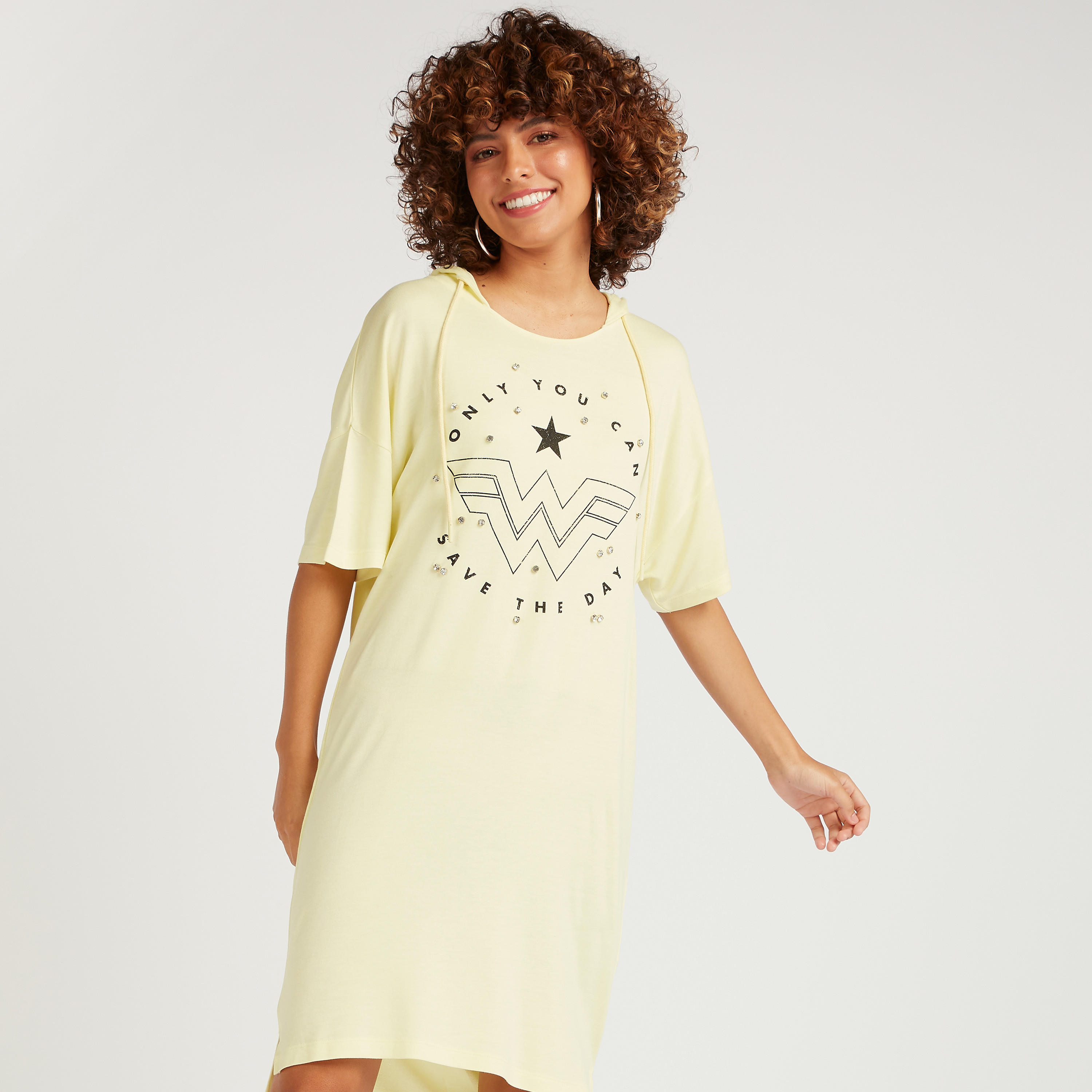 فستان تيشيرت ميدي بطبعات شعار وندر وومن-women-clothing-dresses-image-5