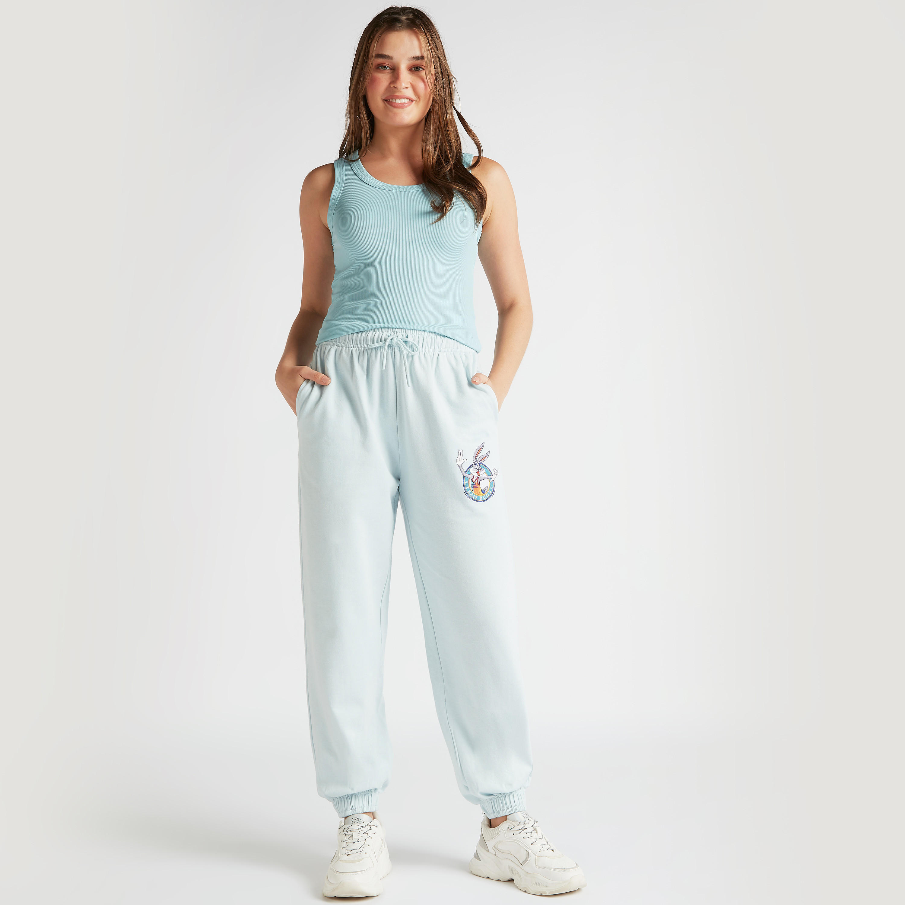 بنطلون رياضي برباط وتطريز باجز باني-women-clothing-bottoms-joggers-image-2