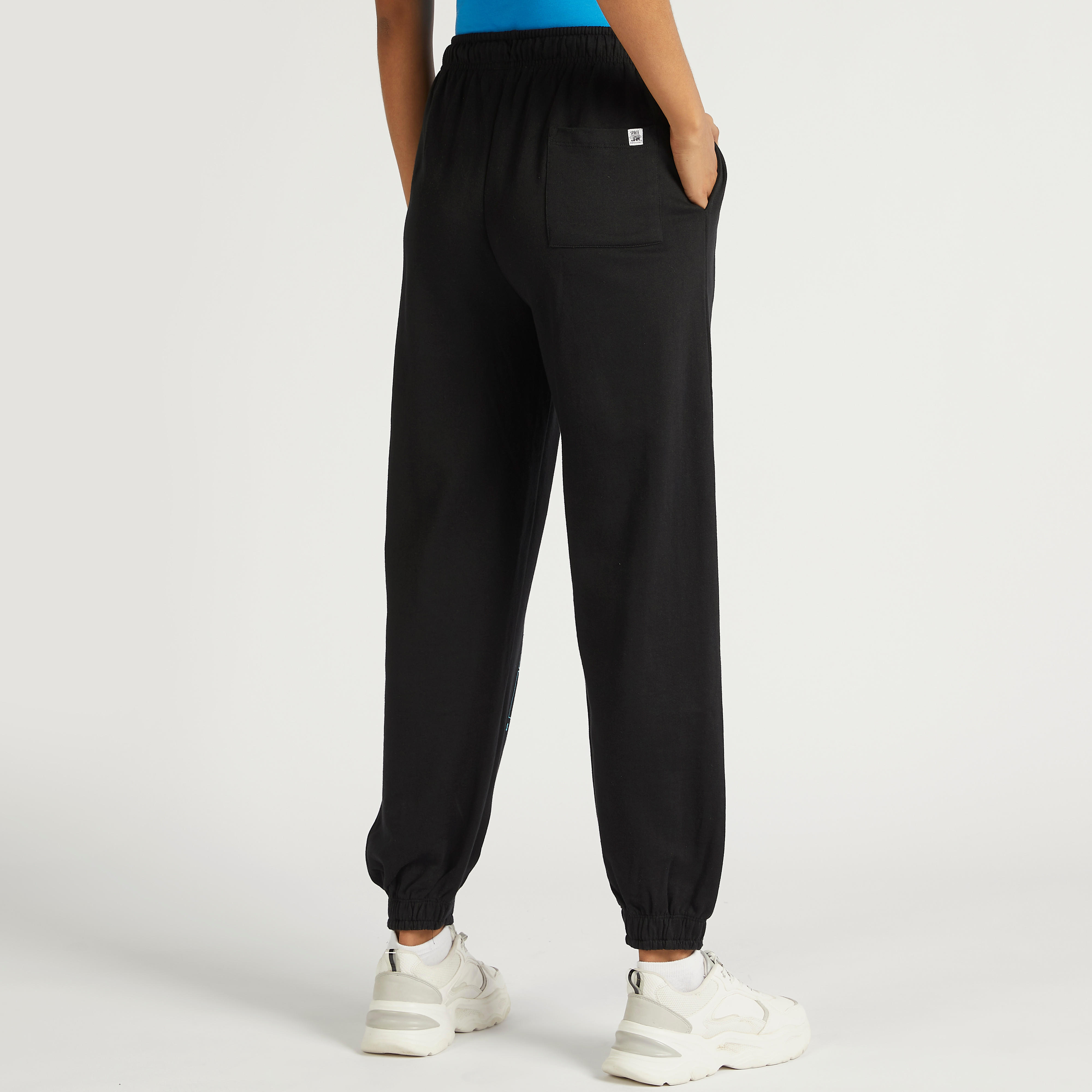 بنطلون رياضي برباط إغلاق وطبعات لوني تونز وجيوب-women-clothing-bottoms-joggers-image-4