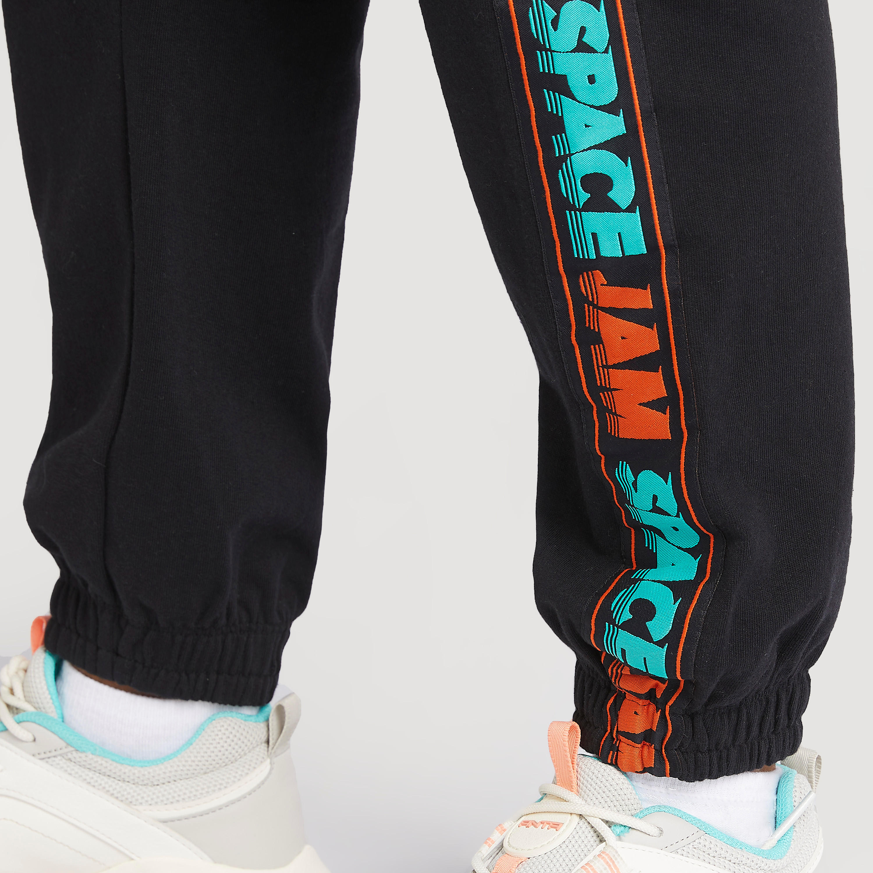 بنطلون رياضي برباط إغلاق وطبعات نصية وشرائط جانبية-women-clothing-bottoms-joggers-image-5