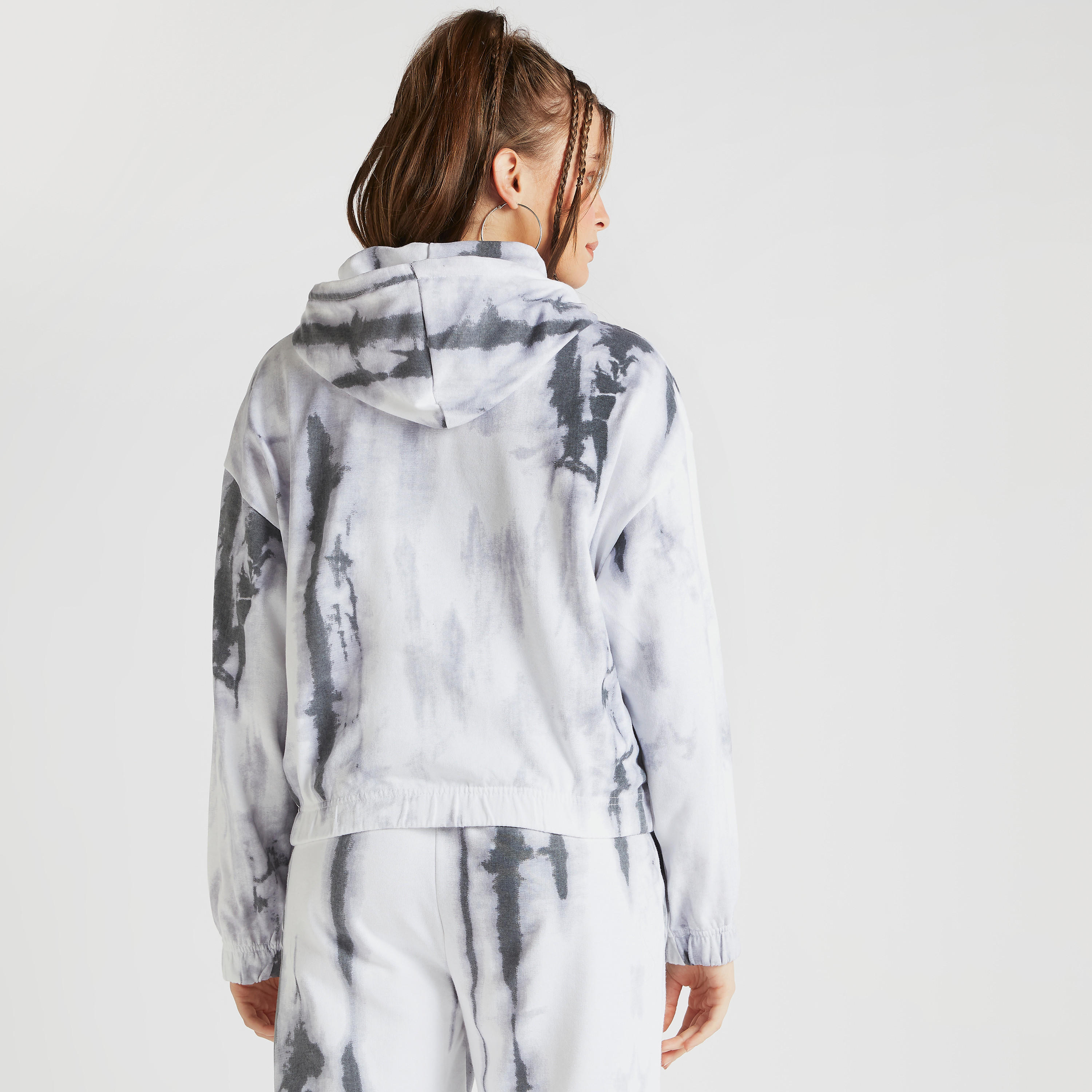 هودي بطبعات ميكي ماوس وأكمام طويلة-women-winterwear-hoodiesandsweatshirts-hoodies-image-4
