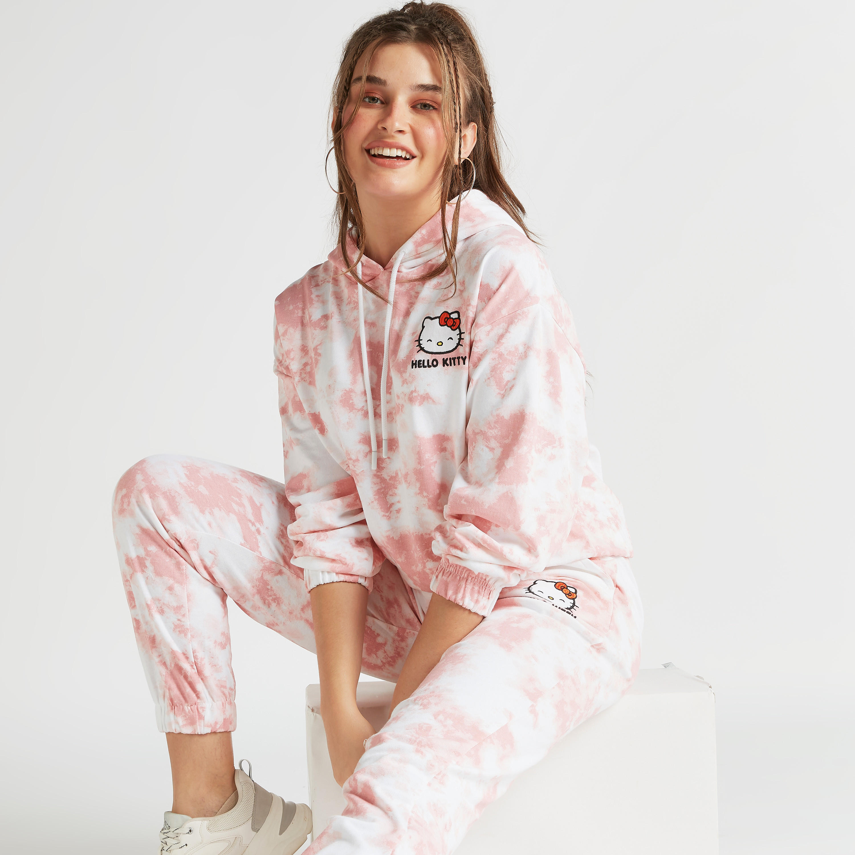 هودي بأكمام طويلة وطبعات هالو كيتي-women-winterwear-hoodiesandsweatshirts-hoodies-image-5