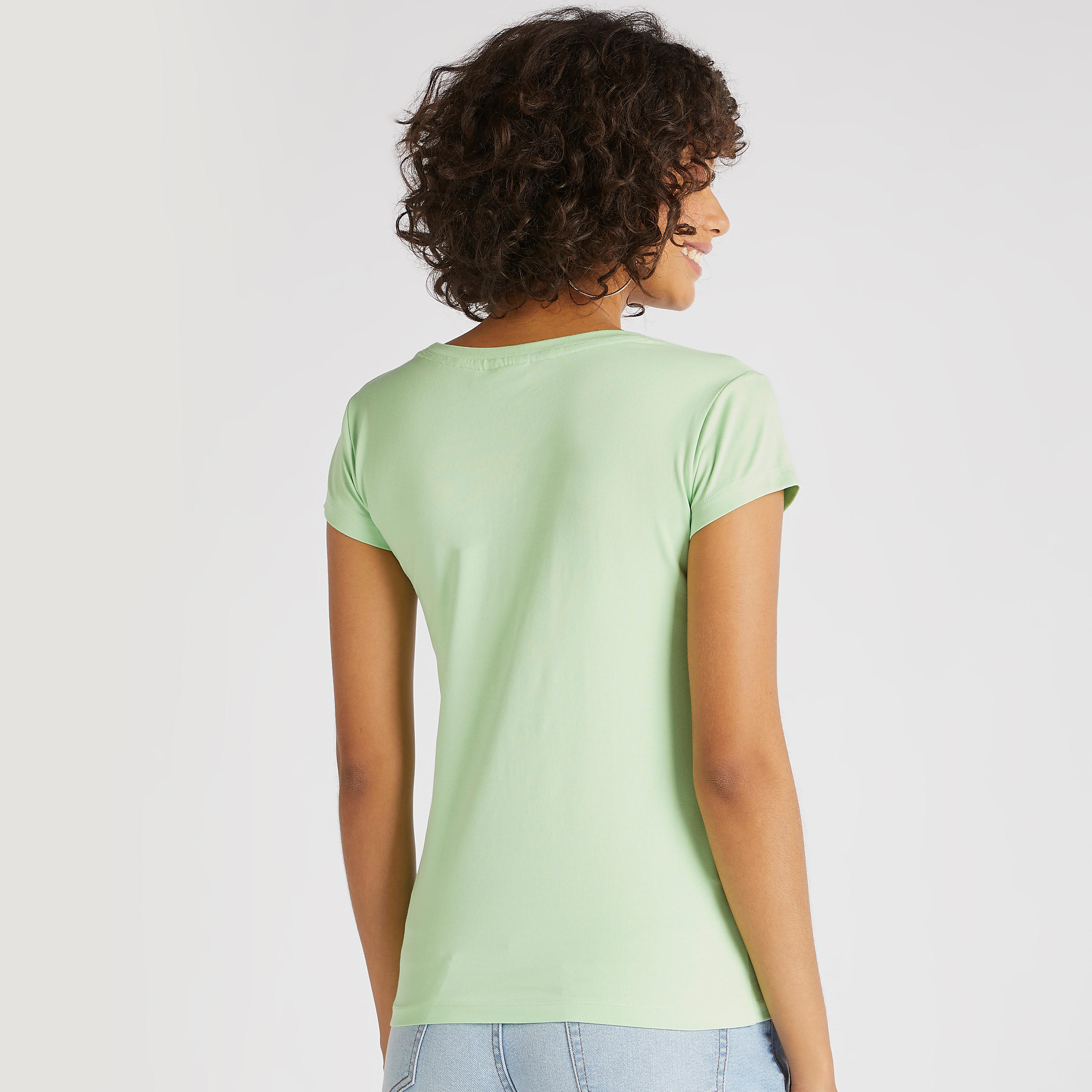 تيشيرت  بياقة ضيقة وطبعات باور باف جيرلز-women-clothing-tshirts-image-4