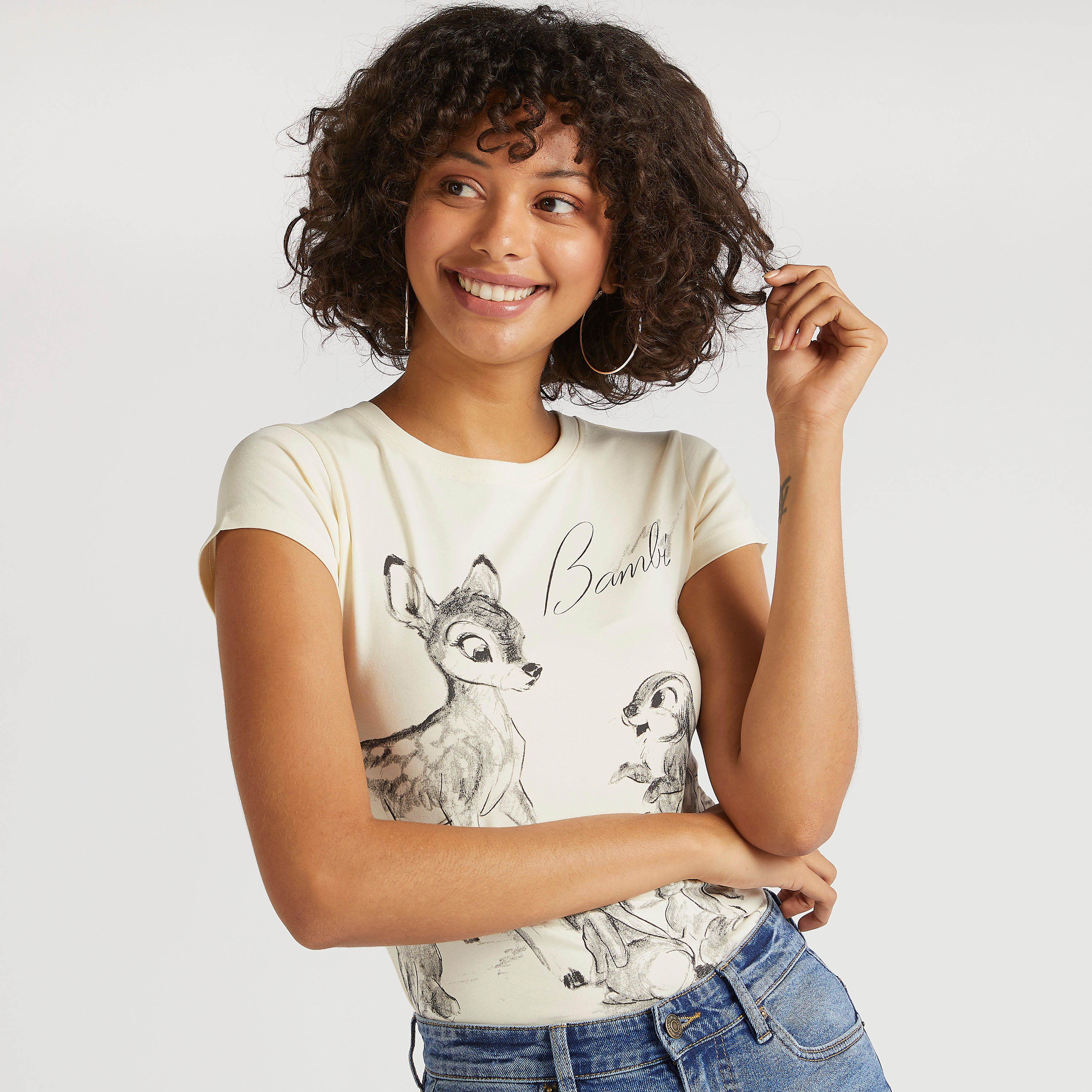 تيشيرت بياقة ضيقَة وأكمام كاب وطبعات بامبي-women-clothing-tshirts-image-1