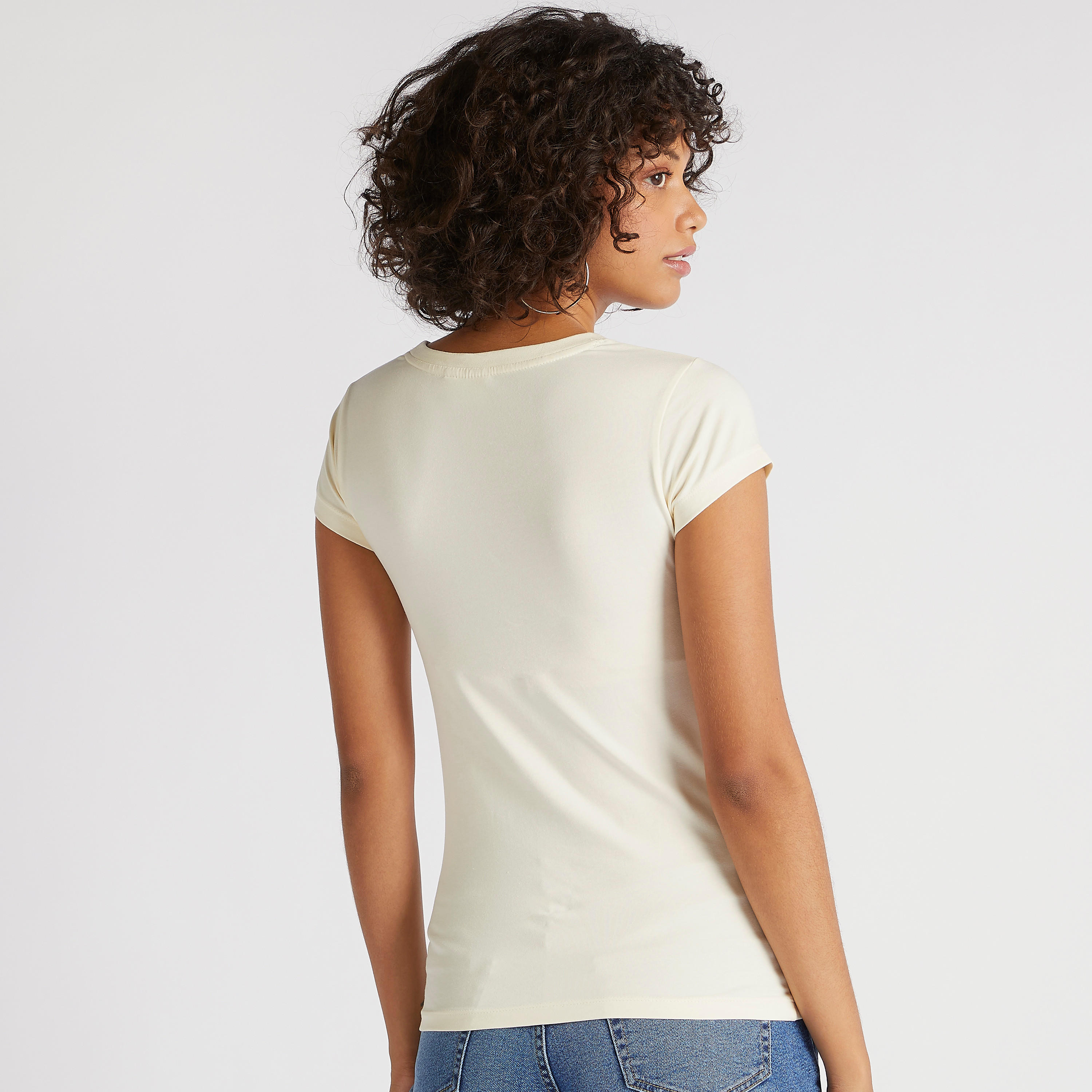 تيشيرت بياقة ضيقَة وأكمام كاب وطبعات بامبي-women-clothing-tshirts-image-4