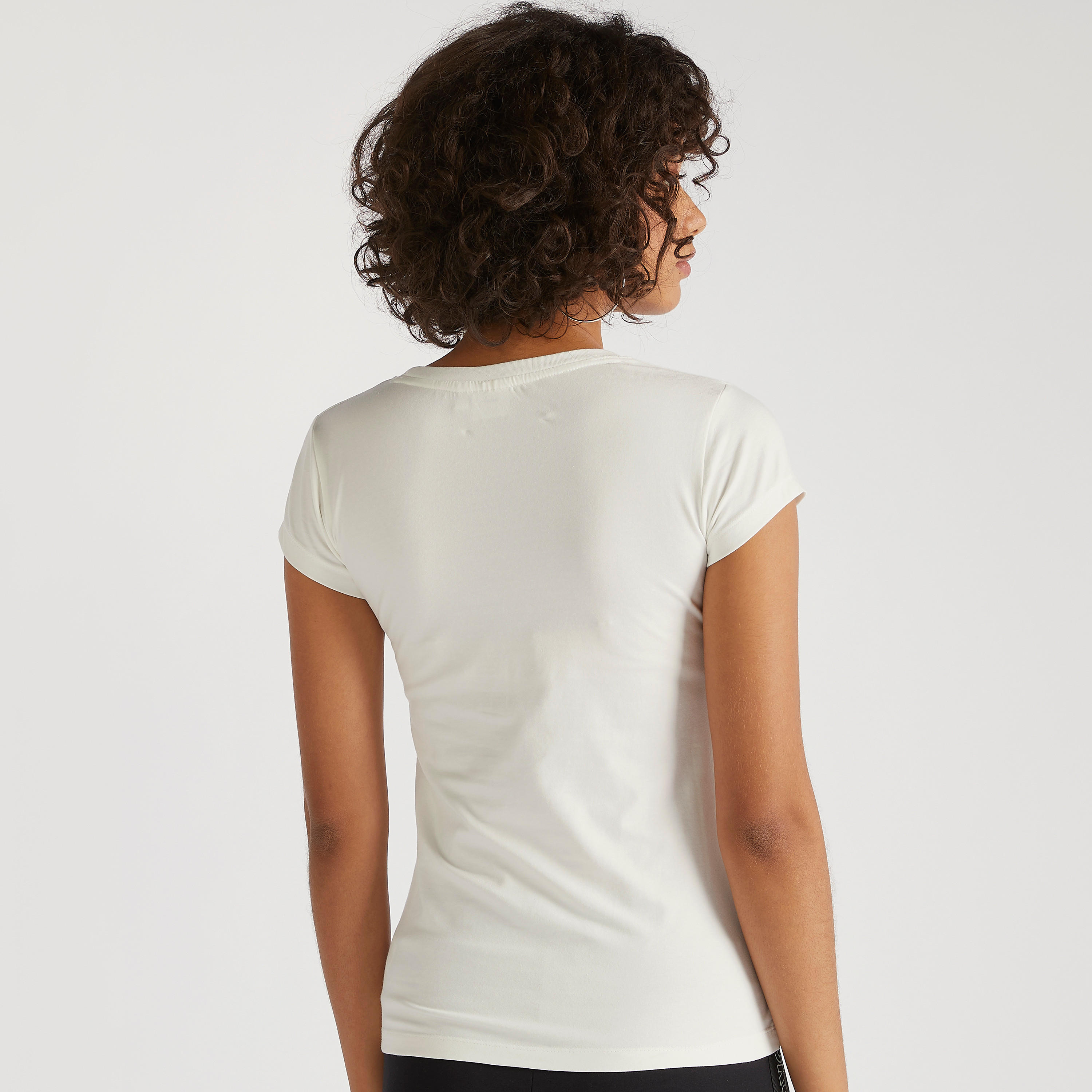 تيشيرت بياقة ضيّقة وأكمام كاب وطبعات ميكي وميني ماوس-women-clothing-tshirts-image-4