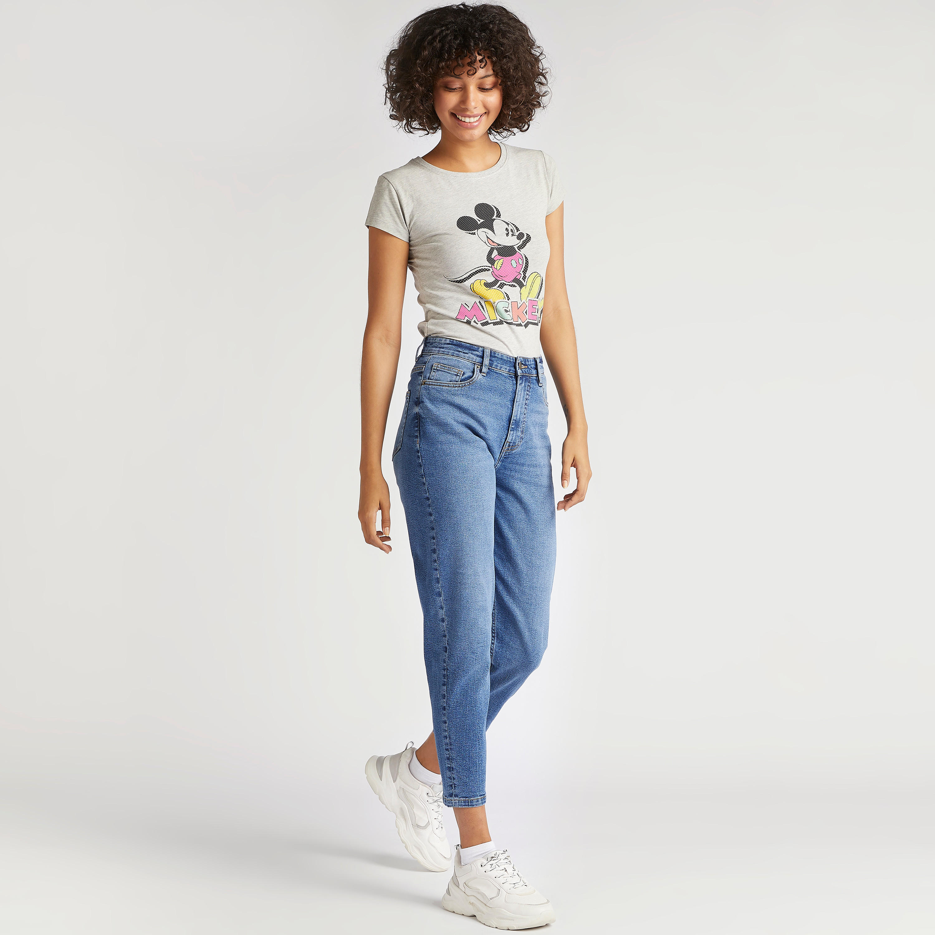 تيشيرت بياقة ضيّقة وأكمام كاب وطبعات ميكي ماوس-women-clothing-tshirts-image-2