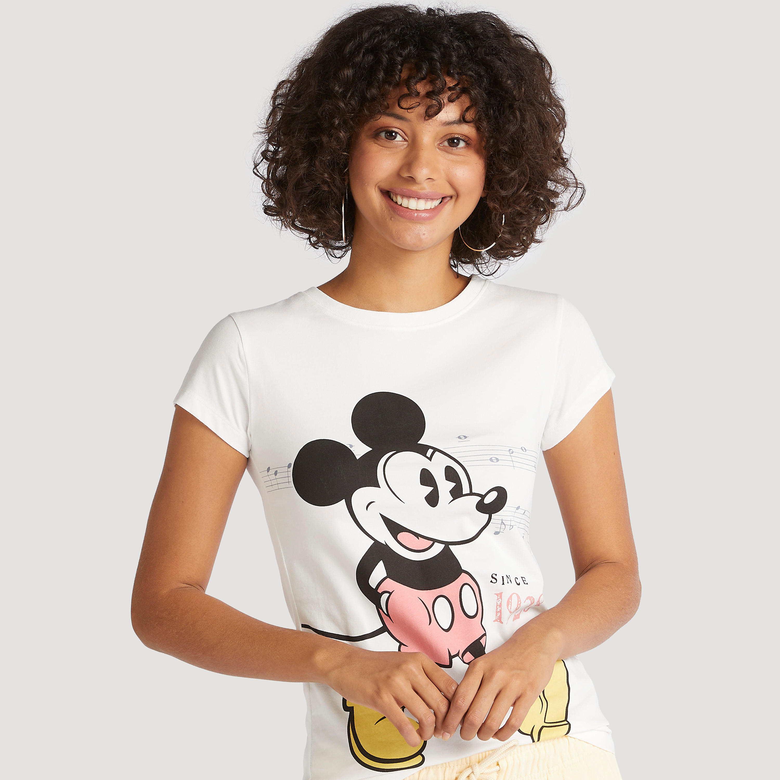 تيشيرت بياقة ضيّقة وأكمام كاب وطبعات ميكي ماوس-women-clothing-tshirts-image-1