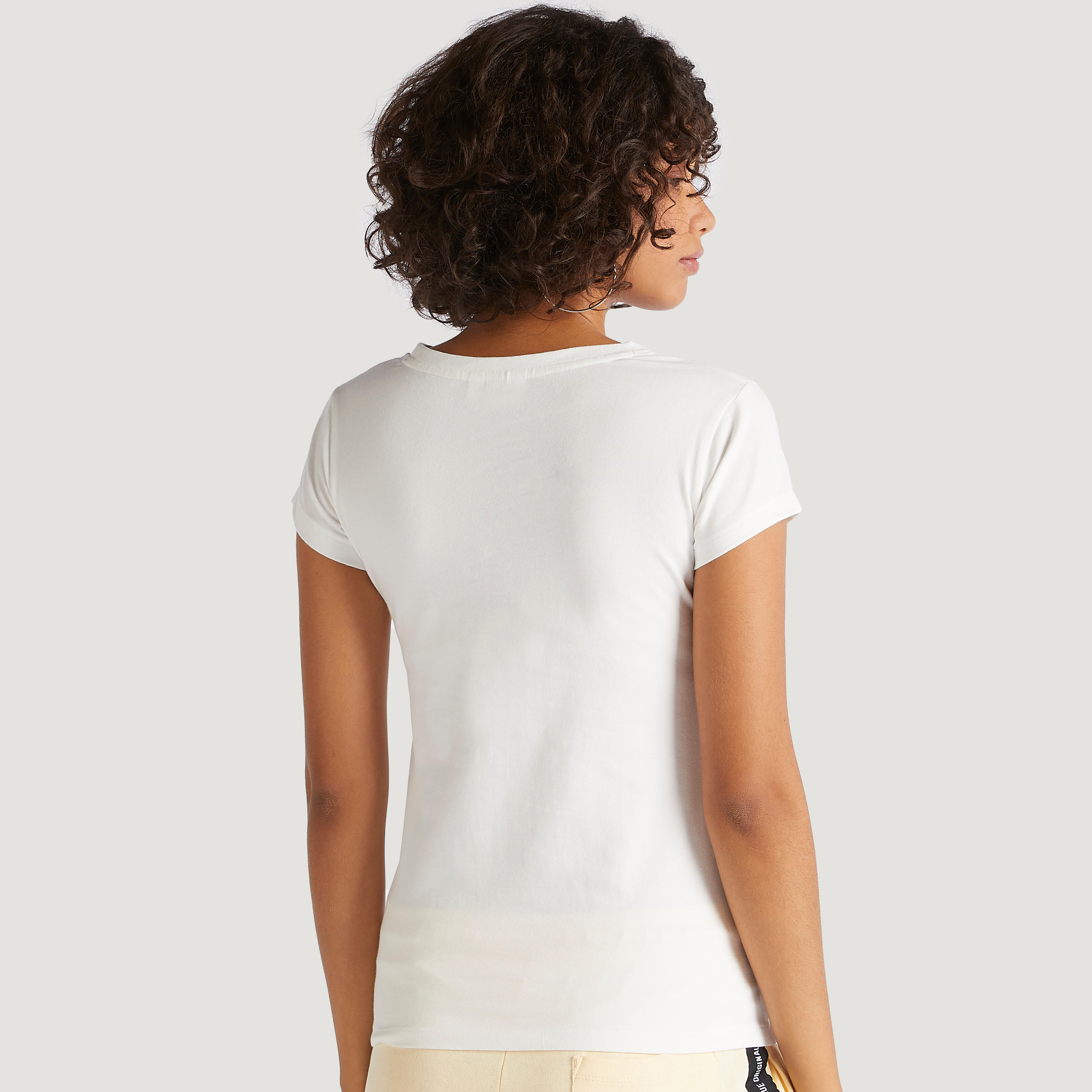 تيشيرت بياقة ضيّقة وأكمام كاب وطبعات ميكي ماوس-women-clothing-tshirts-image-4