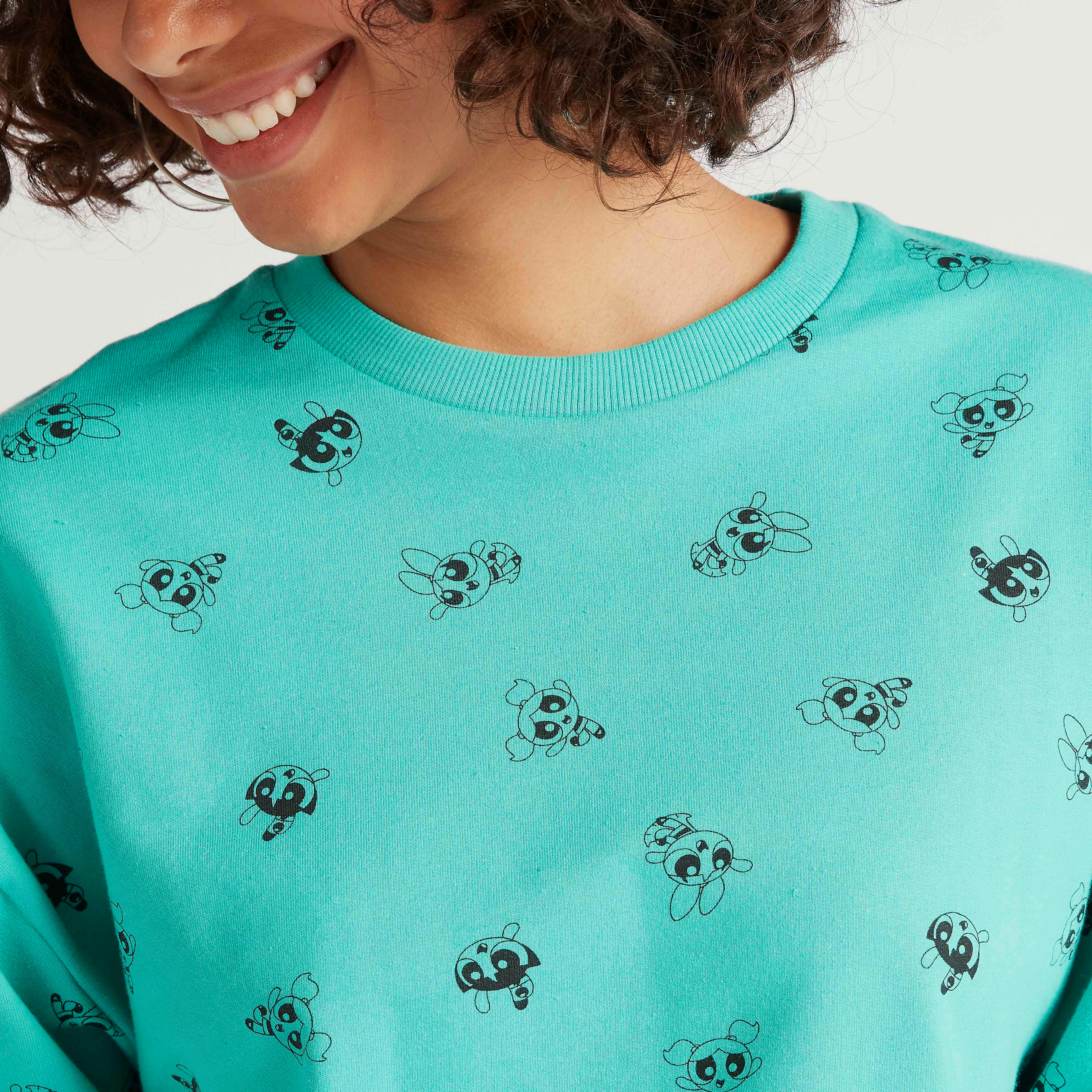 سويت شيرت بياقة ضيّقة وأكمام طويلة وطبعات فتيات القوة-women-winterwear-hoodiesandsweatshirts-sweatshirts-image-3