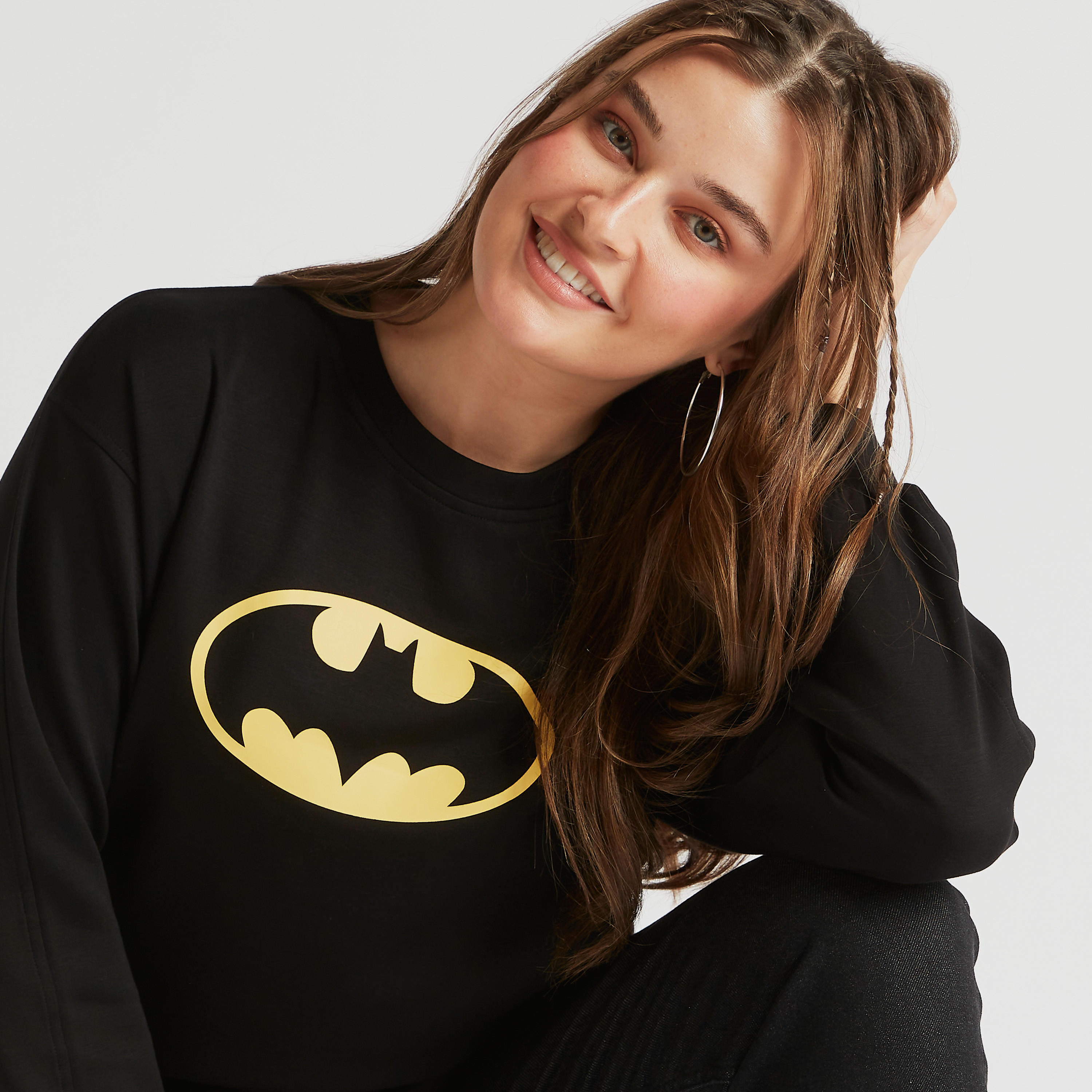 سويت شيرت بياقة ضيّقة وأكمام طويلة وطبعات باتمان-women-winterwear-hoodiesandsweatshirts-sweatshirts-image-3