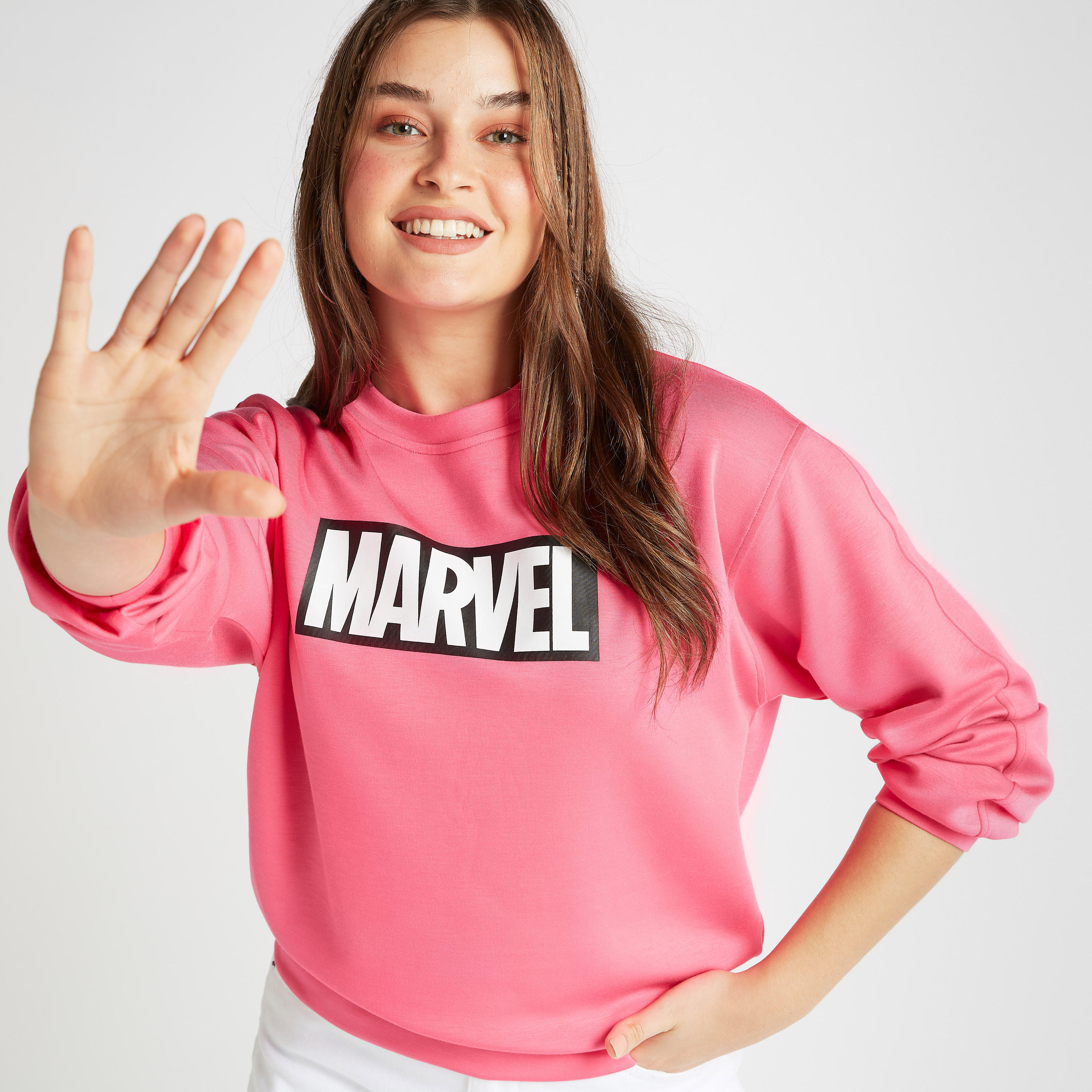 سويت شيرت بياقة ضيّقة وأكمام طويلة وطبعات شعار مارفل-women-winterwear-hoodiesandsweatshirts-sweatshirts-image-1