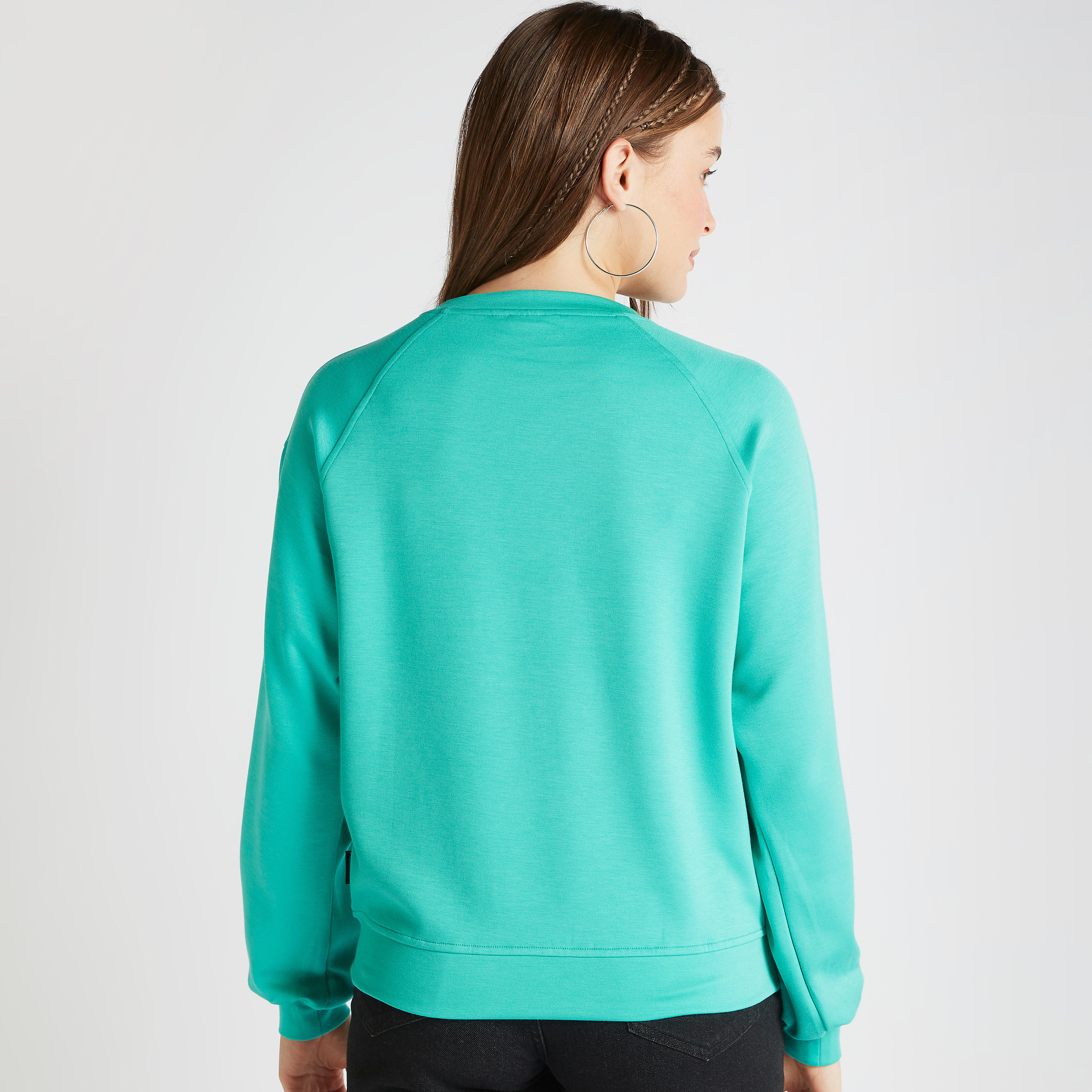 سويت شيرت بياقة ضيّقة وأكمام طويلة وطبعات شعار فريندز-women-winterwear-hoodiesandsweatshirts-sweatshirts-image-4