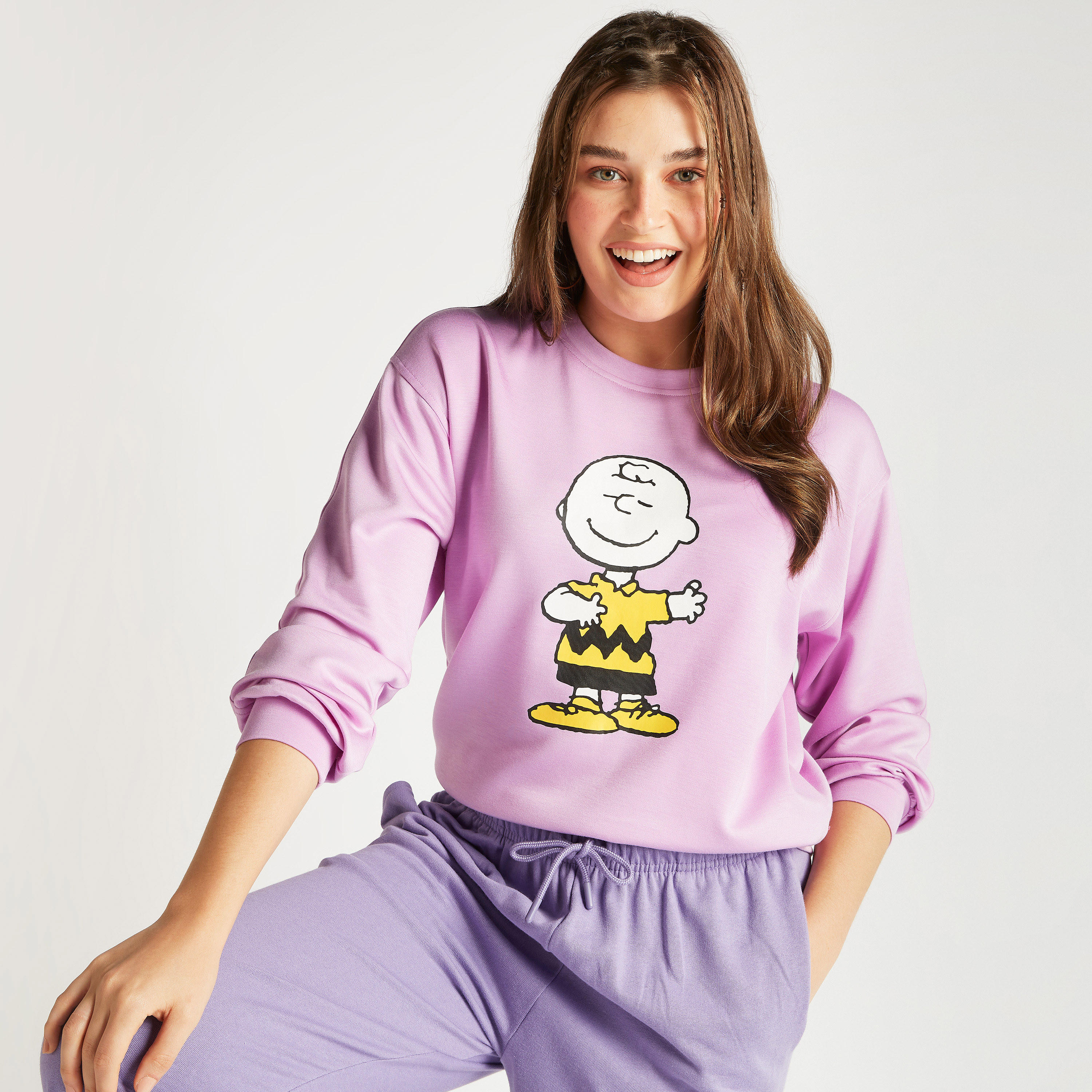 سويت شيرت بأكمام طويلة و ياقة ضيقة وطبعات تشارلي براون-women-winterwear-hoodiesandsweatshirts-sweatshirts-image-5