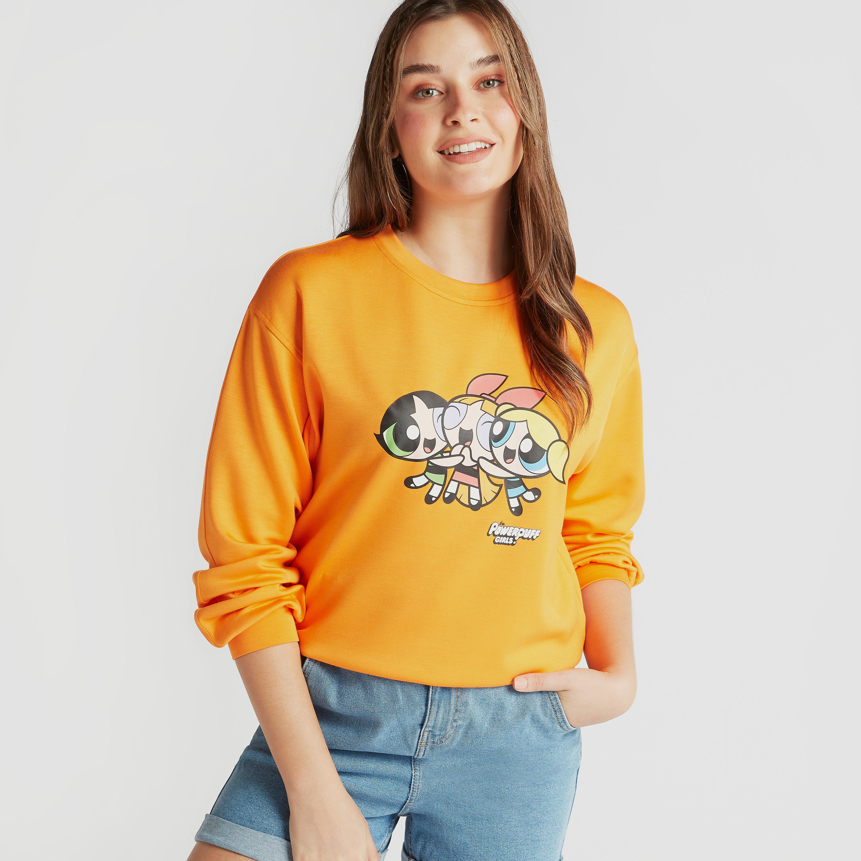 سويت شيرت بأكمام طويلة وياقة ضيّقة وطبعات باور باف جيرلز-women-winterwear-hoodiesandsweatshirts-sweatshirts-image-1