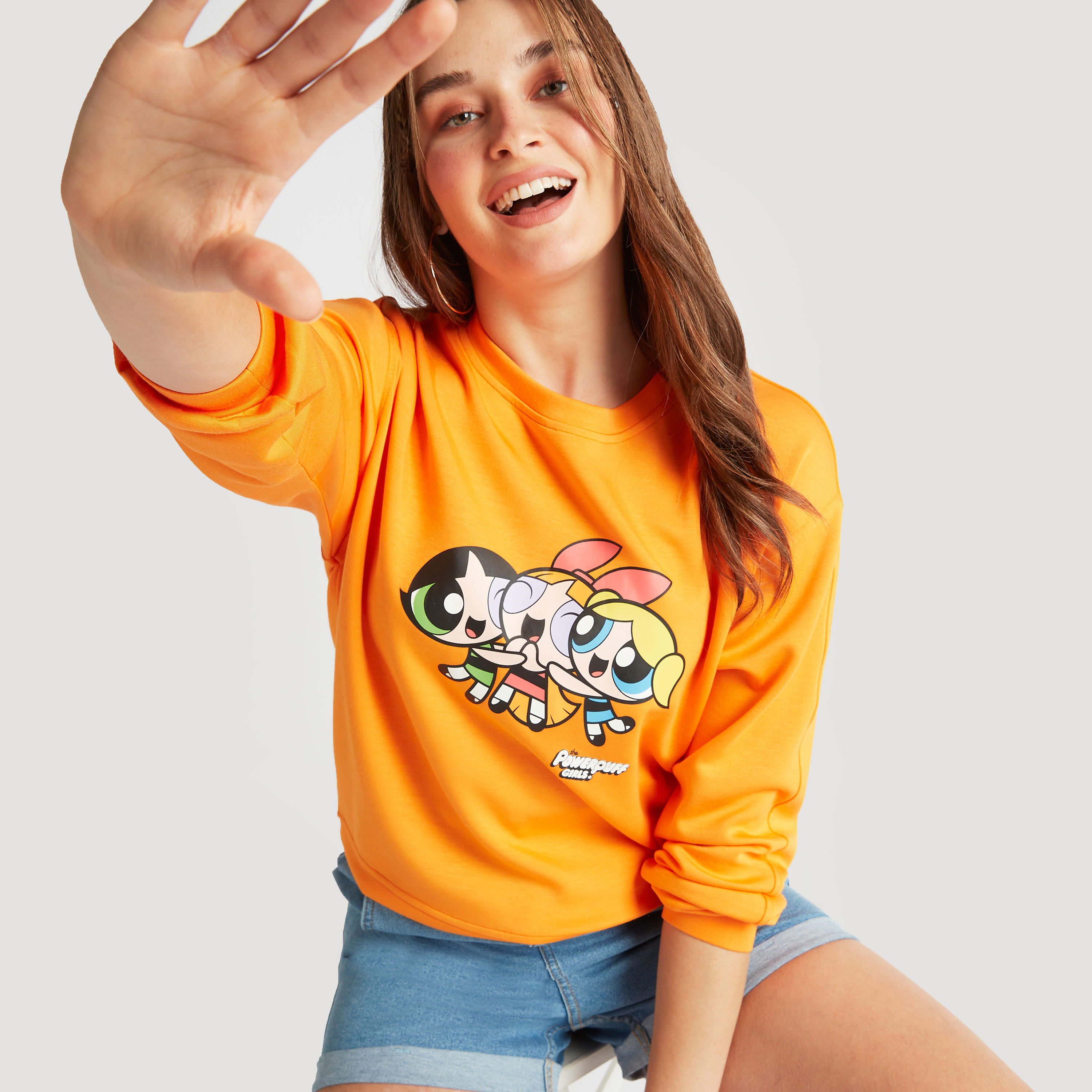 سويت شيرت بأكمام طويلة وياقة ضيّقة وطبعات باور باف جيرلز-women-winterwear-hoodiesandsweatshirts-sweatshirts-image-5