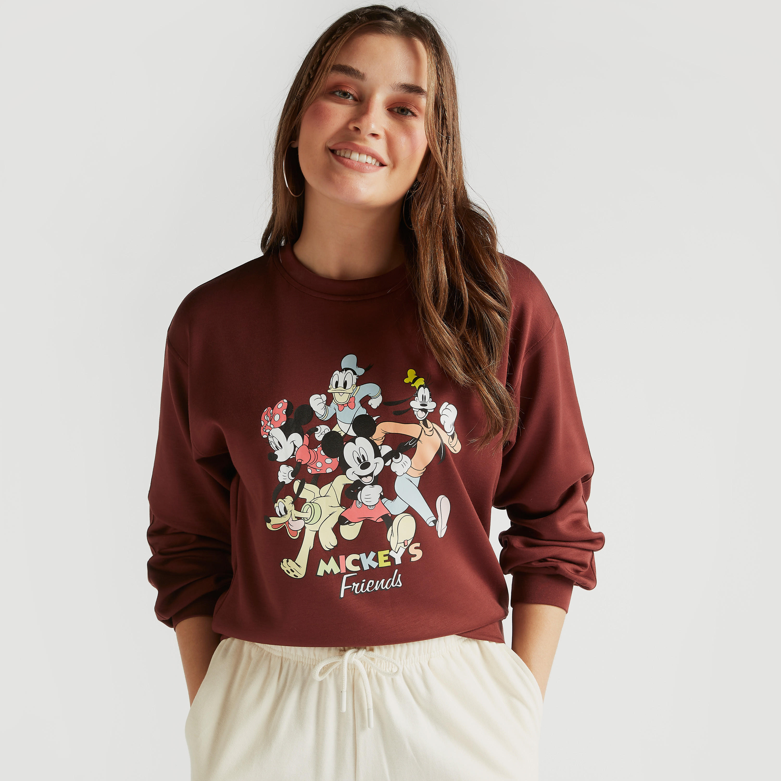 سويت شيرت بياقة ضيقة وأكمام طويلة وطبعات ميكي أند ذي فريدنز-women-winterwear-hoodiesandsweatshirts-sweatshirts-image-1