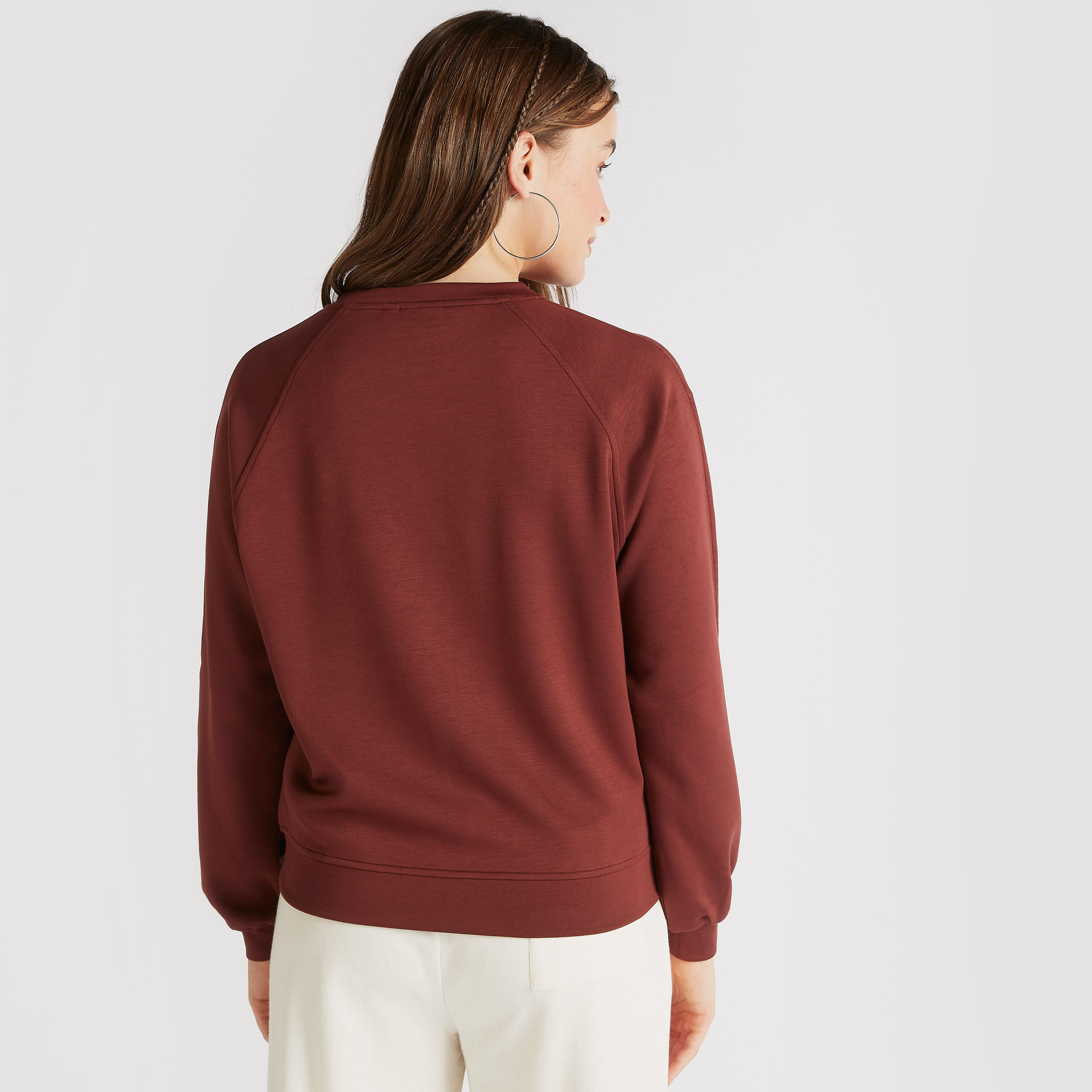 سويت شيرت بياقة ضيقة وأكمام طويلة وطبعات ميكي أند ذي فريدنز-women-winterwear-hoodiesandsweatshirts-sweatshirts-image-4