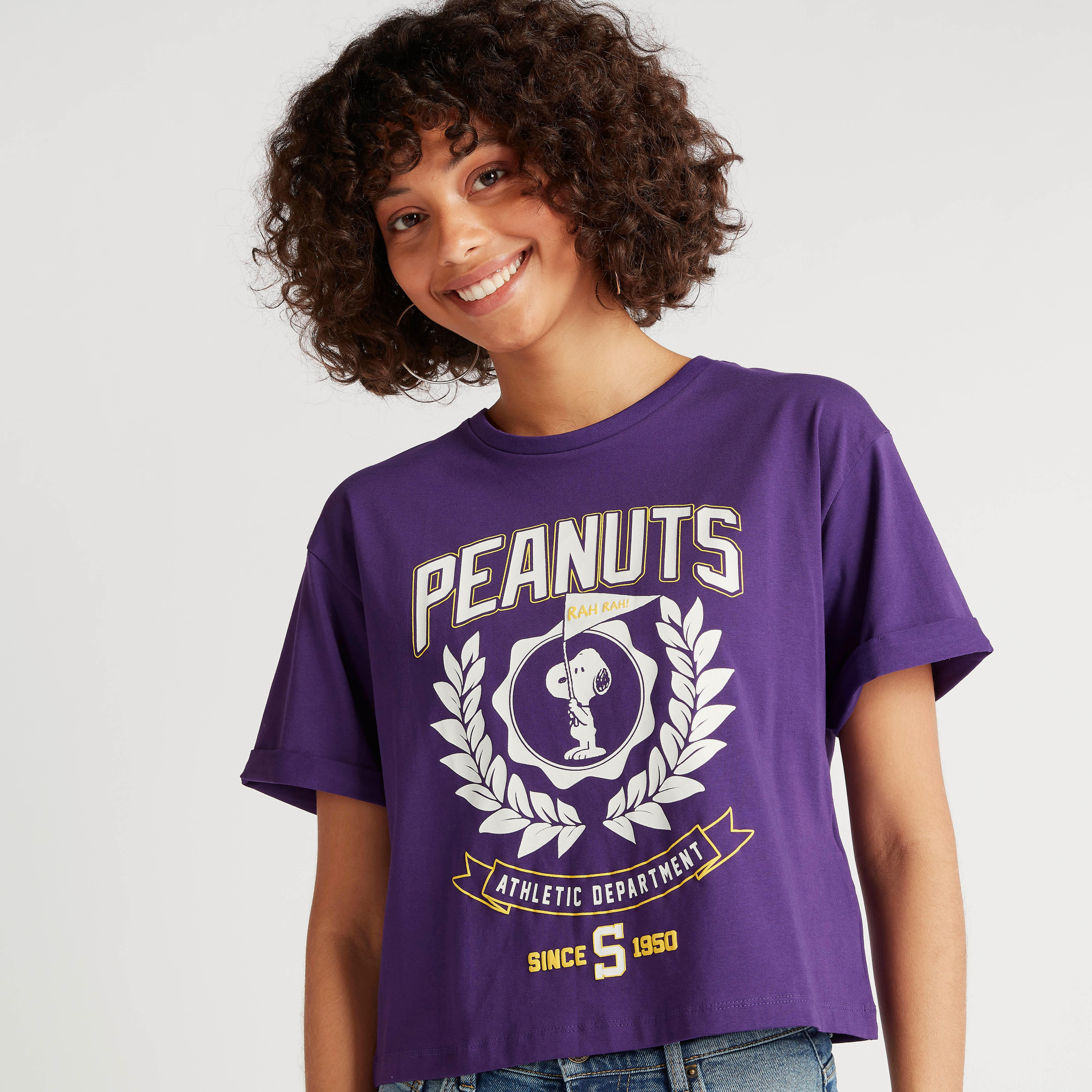 تيشيرت بياقة ضيقة وأكمام قصيرة وطبعات بينوتس-women-clothing-tshirts-image-1