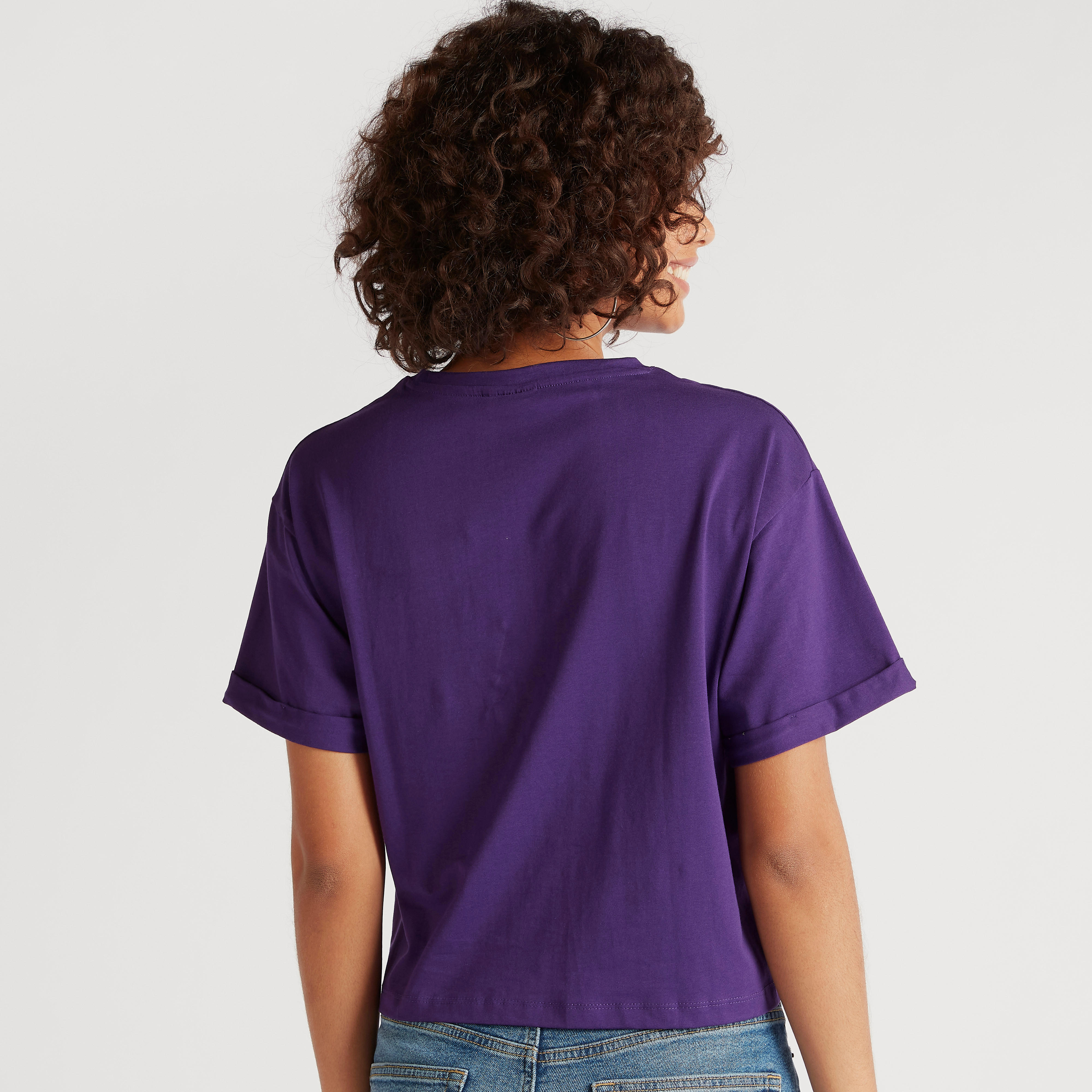 تيشيرت بياقة ضيقة وأكمام قصيرة وطبعات بينوتس-women-clothing-tshirts-image-4
