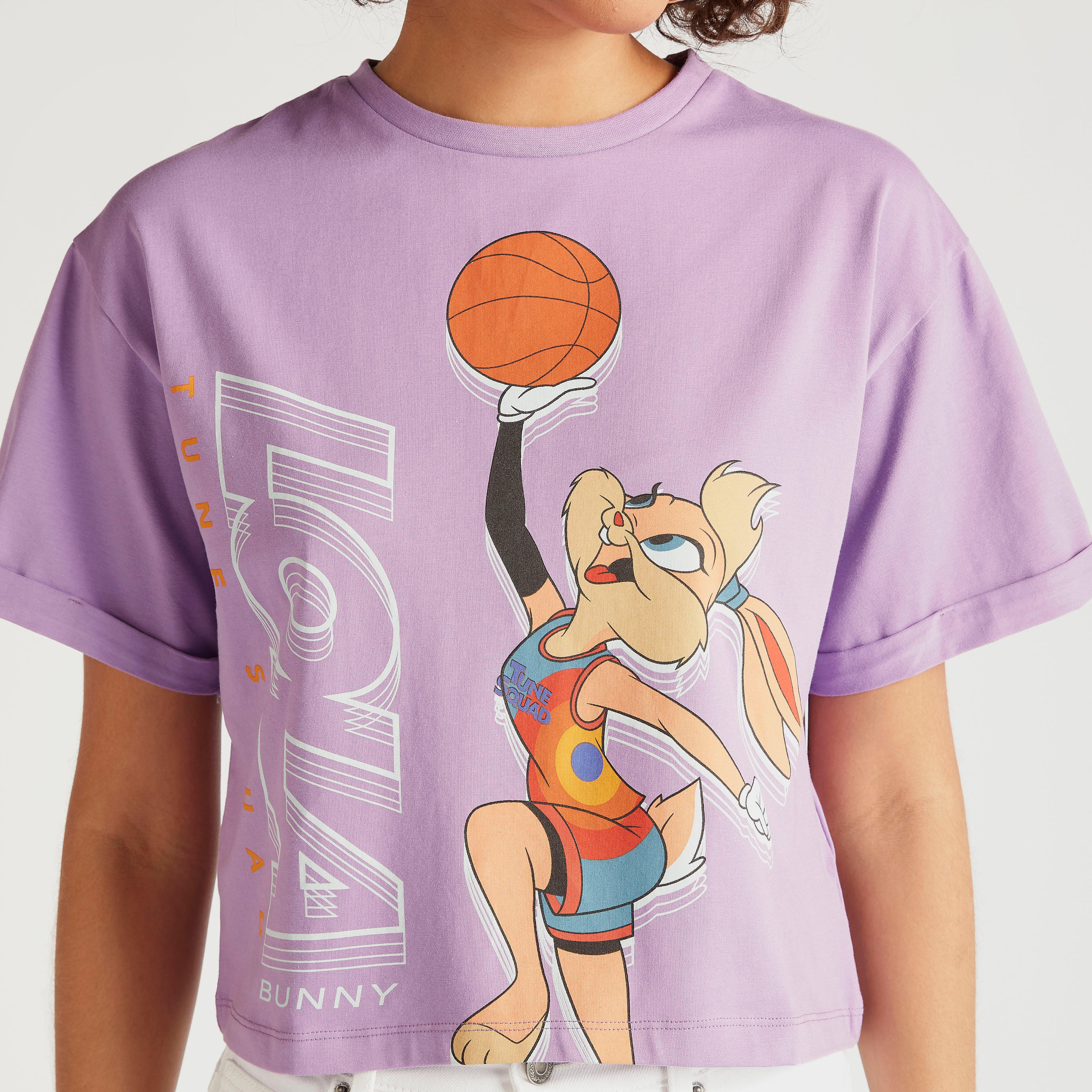 تيشيرت بياقة ضيقة وأكمام قصيرة وطبعات لوني تيونز-women-clothing-tshirts-image-3