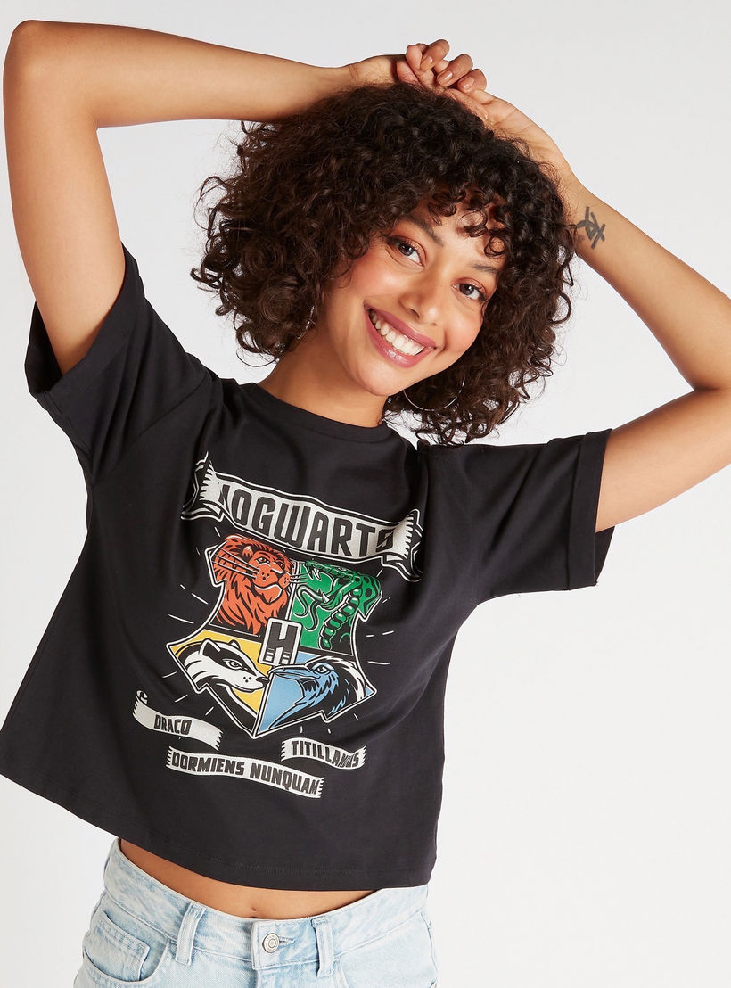 Hogwarts Print Crop T-shirt with Short Sleeves and Crew Neck-women-clothing-tshirts-image-1