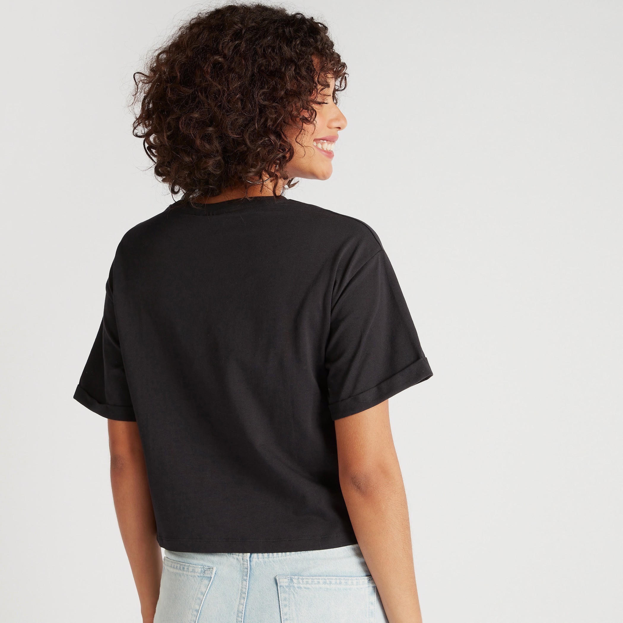 Hogwarts Print Crop T-shirt with Short Sleeves and Crew Neck-women-clothing-tshirts-image-4