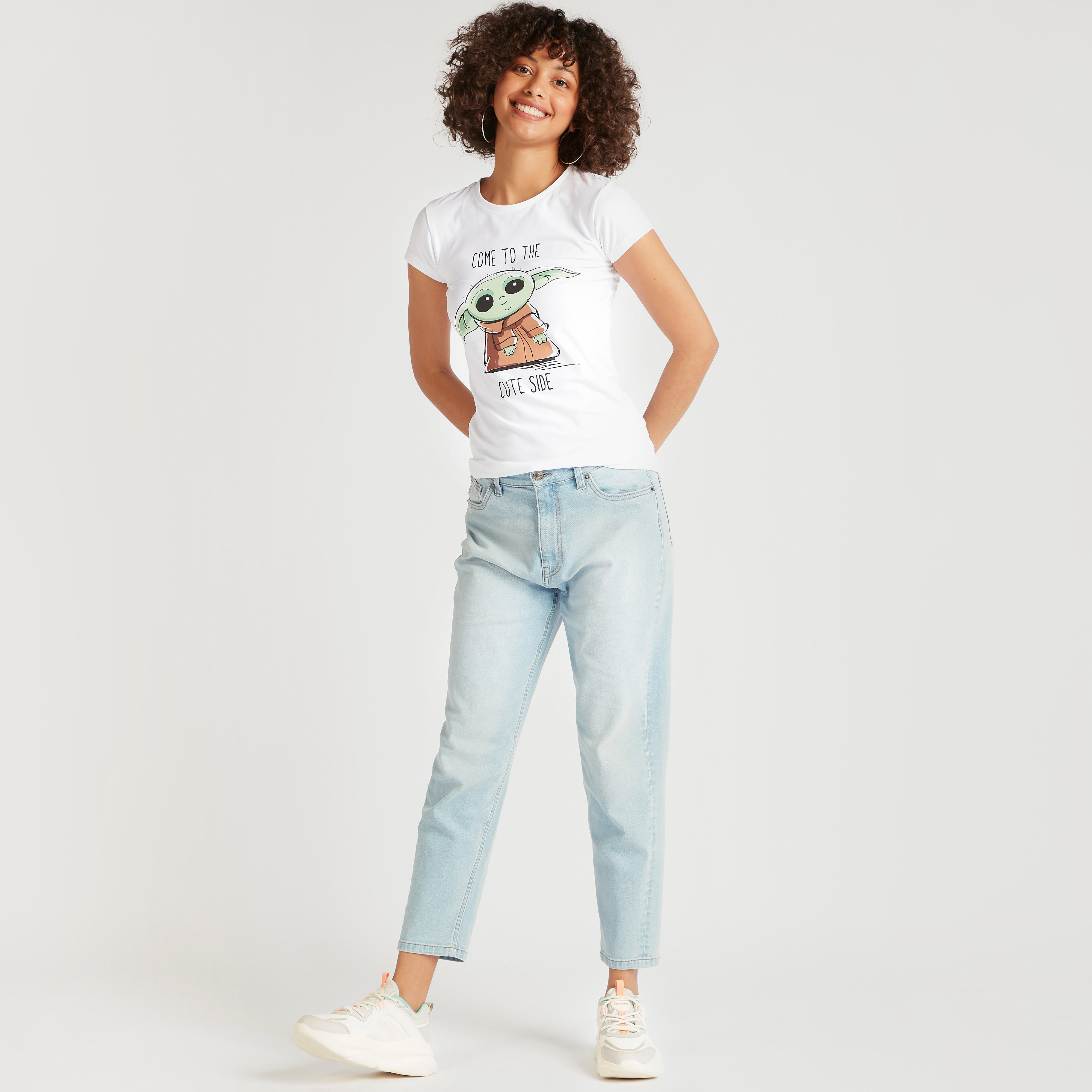 تيشيرت بياقة ضيّقة وأكمام كاب وطبعات يودا-women-clothing-tshirts-image-2