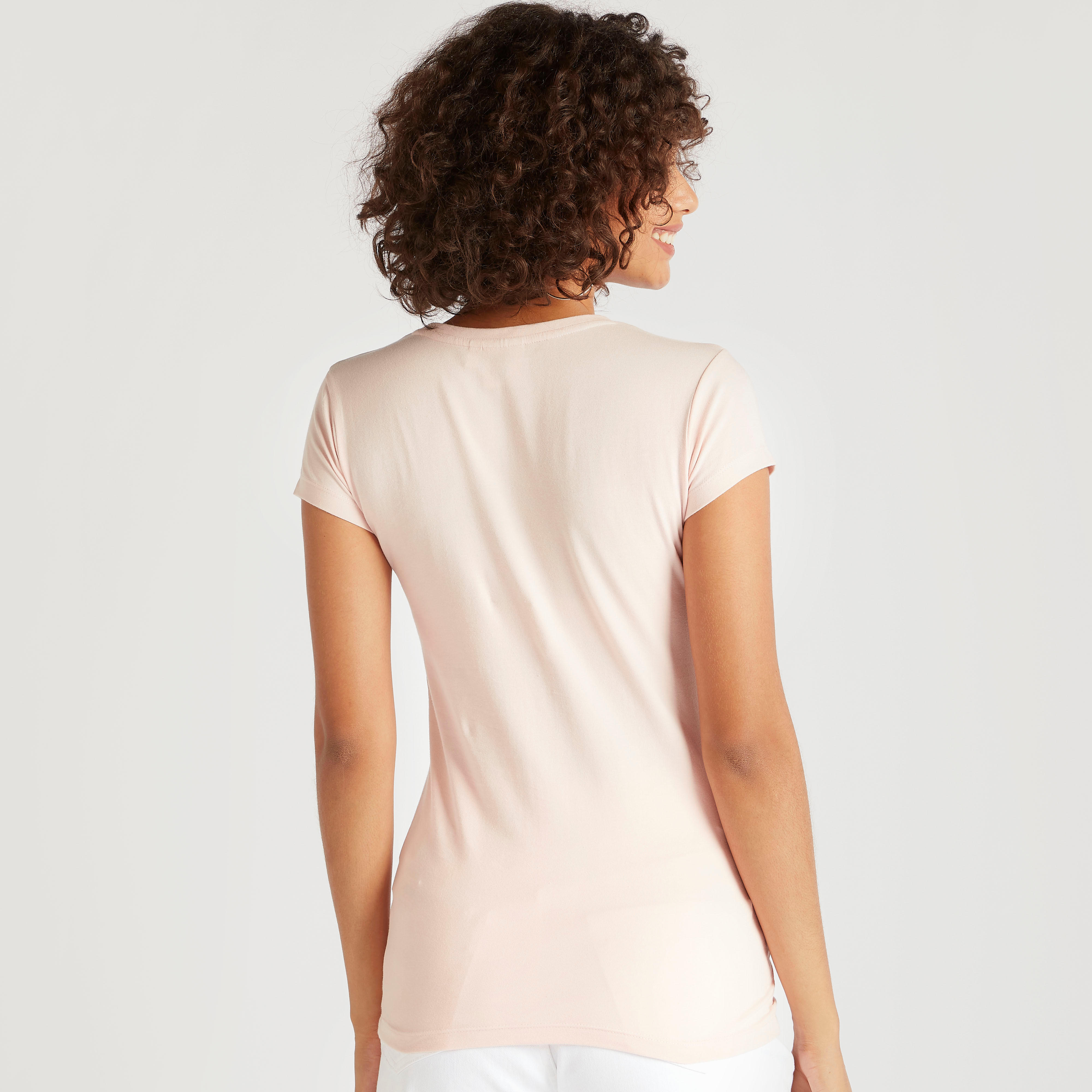 تيشيرت بياقة ضيّقة وأكمام كاب وطبعات السنافر-women-clothing-tshirts-image-4