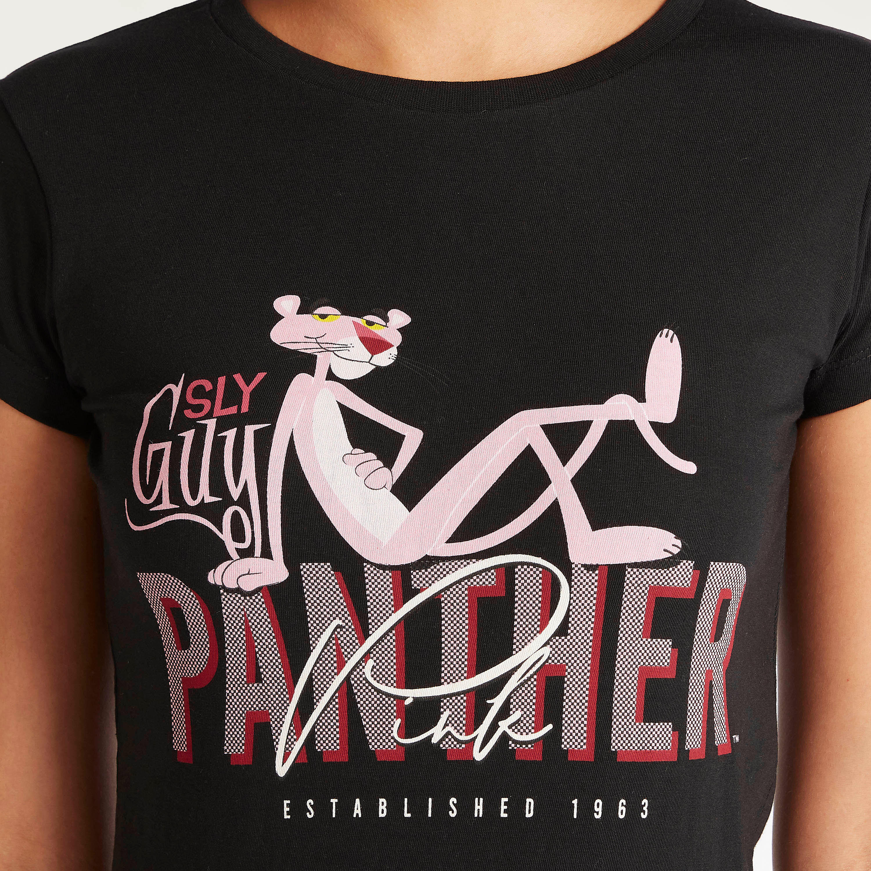 تيشيرت بياقة ضيقة وأكمام كاب وطبعات ذي بينك بانتر-women-clothing-tshirts-image-3