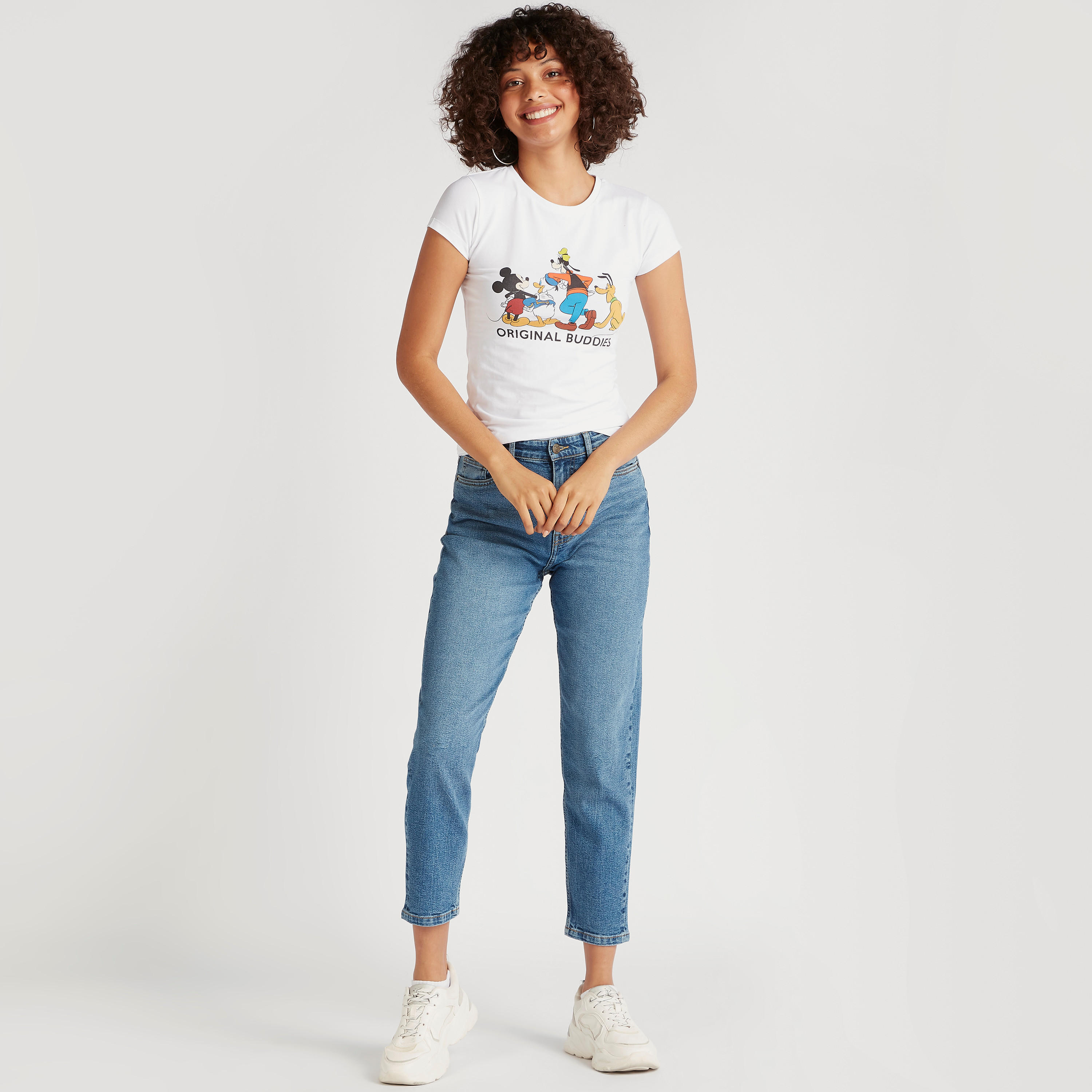 تيشيرت بياقة ضيّقة وأكمام كاب وطبعات ميكي أند ذي فريندز-women-clothing-tshirts-image-2