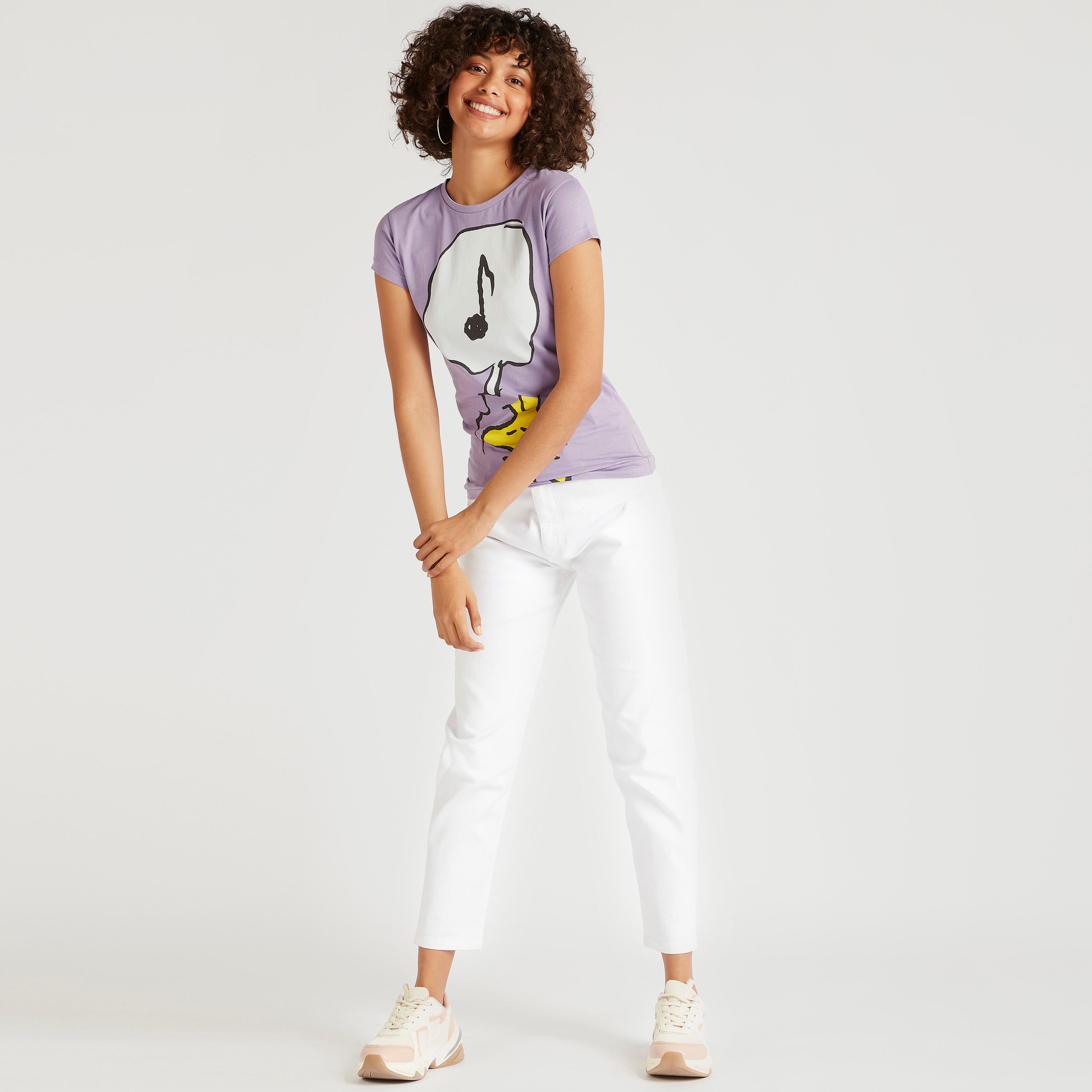 تيشيرت بياقة ضيّقة وأكمام كاب وطبعات-women-clothing-tshirts-image-3