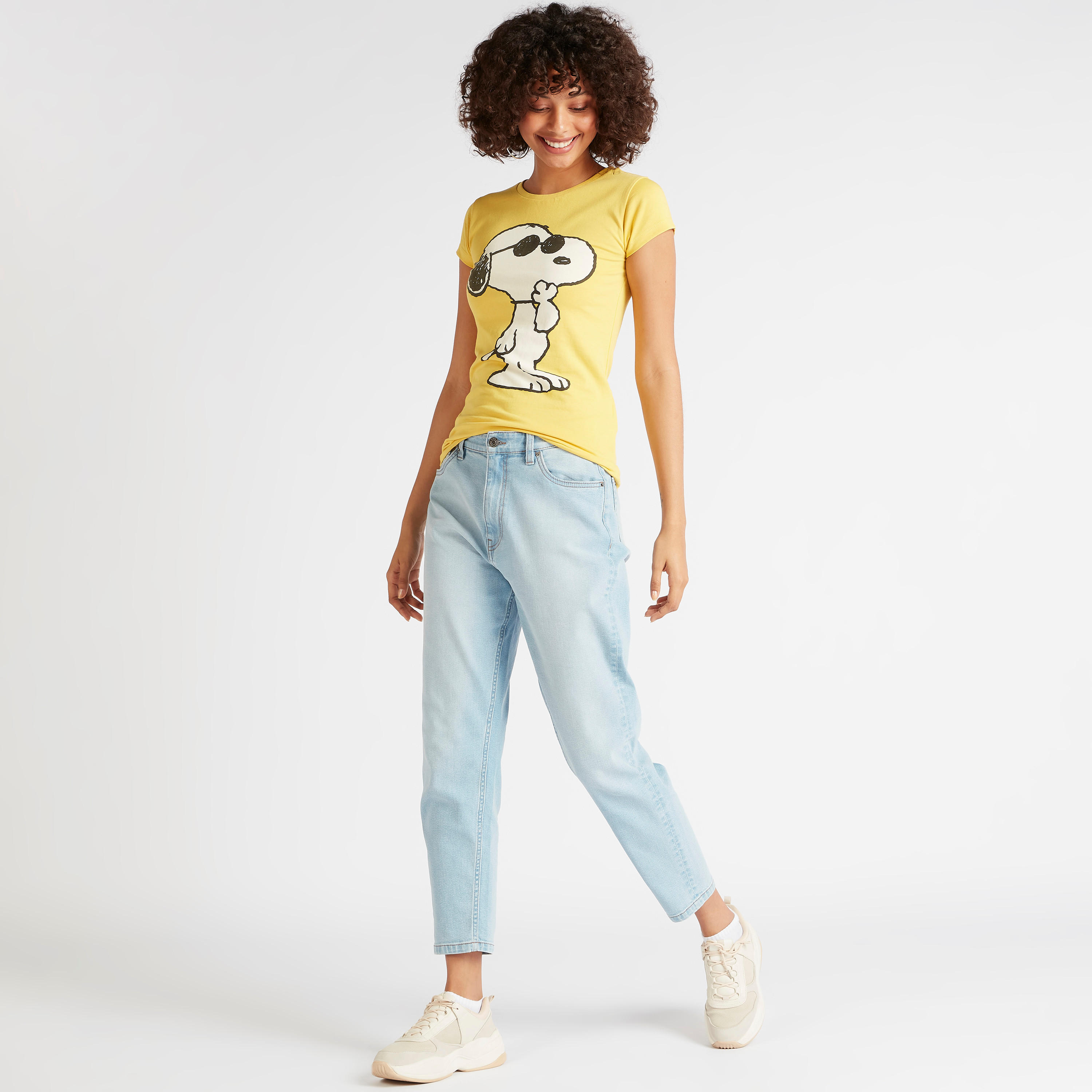 تيشيرت بياقة ضيّقة وأكمام كاب وطبعات بينوتس-women-clothing-tshirts-image-2