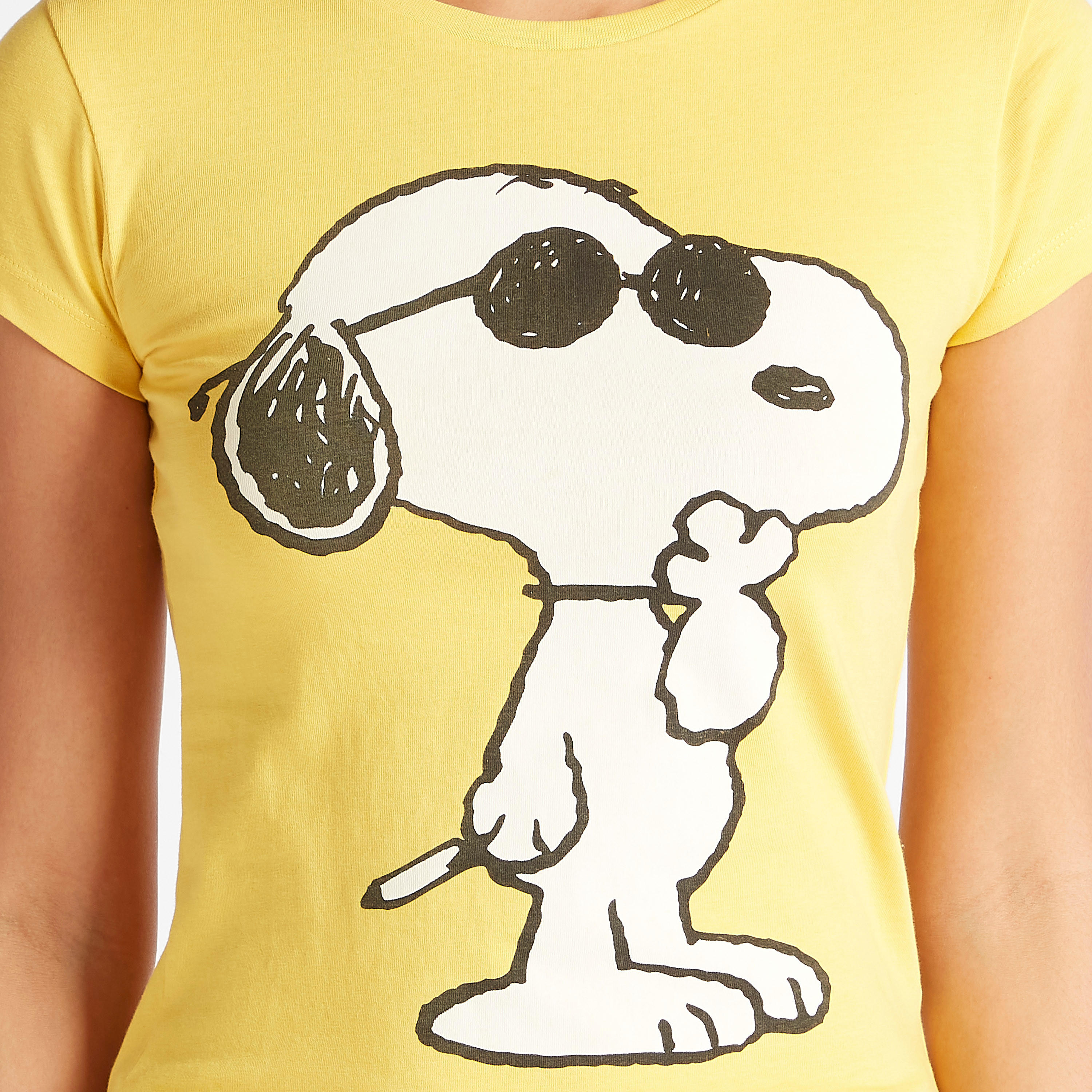 تيشيرت بياقة ضيّقة وأكمام كاب وطبعات بينوتس-women-clothing-tshirts-image-3
