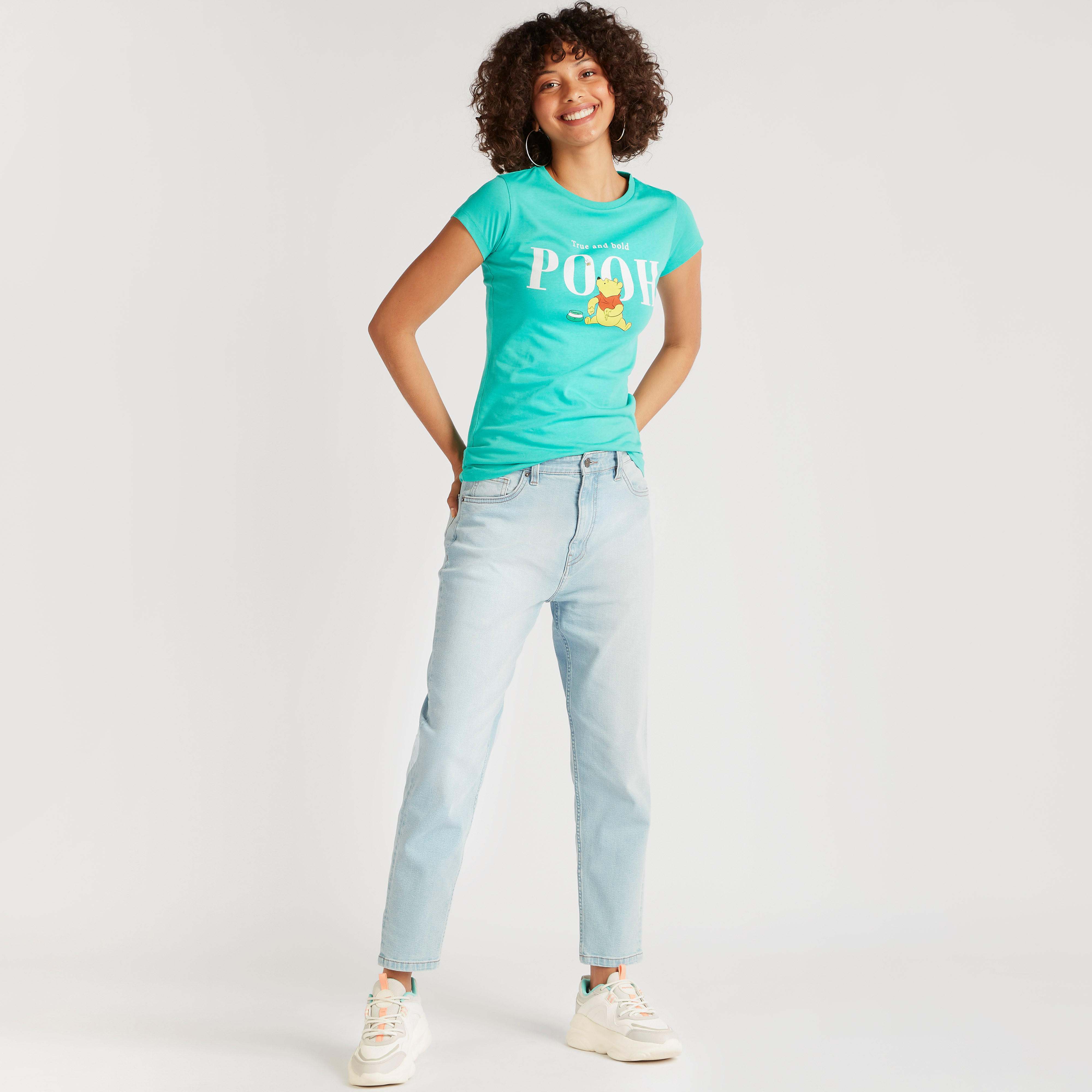 تيشيرت بطبعات ويني ذي بو وأكمام كاب وياقة ضيّقة-women-clothing-tshirts-image-2