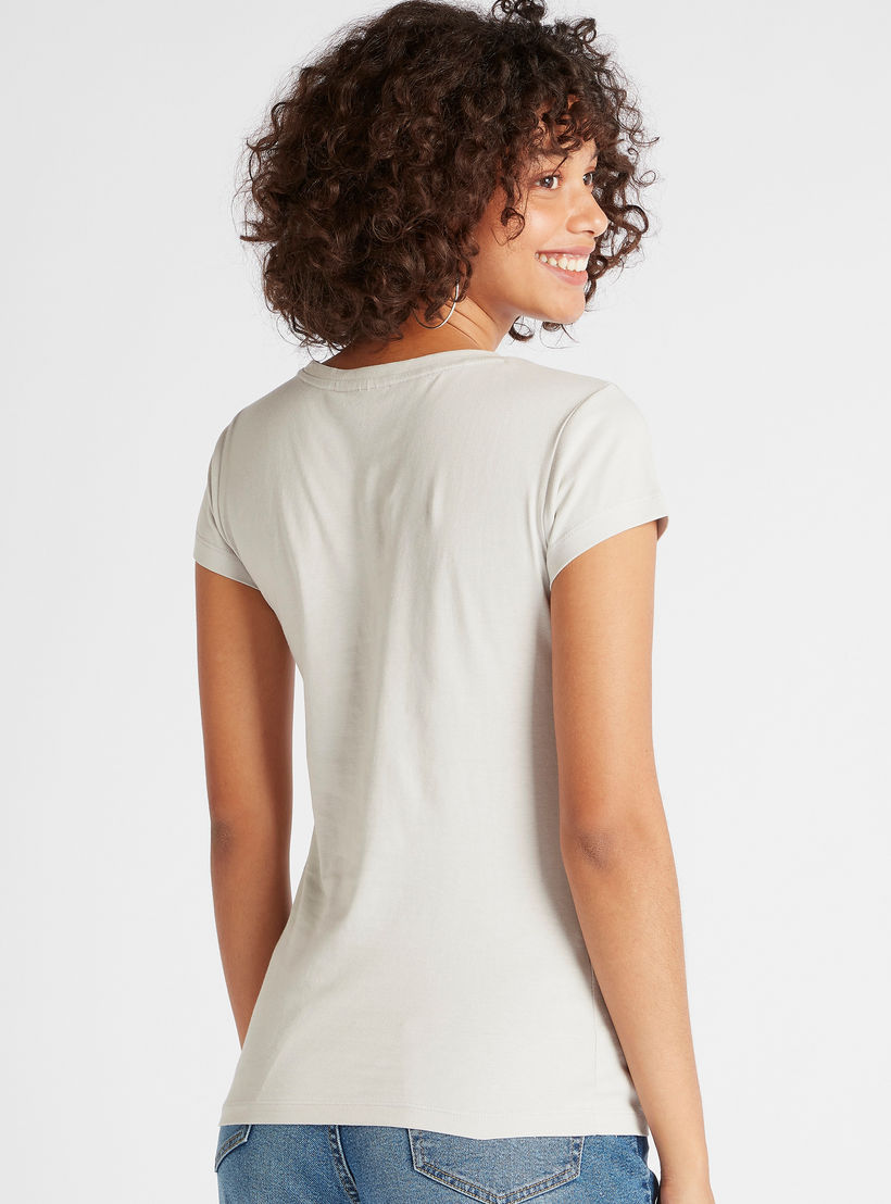 تيشيرت بياقة ضيقة وأكمام كاب وطبعات لوني تيونر-women-clothing-tshirts-image-4
