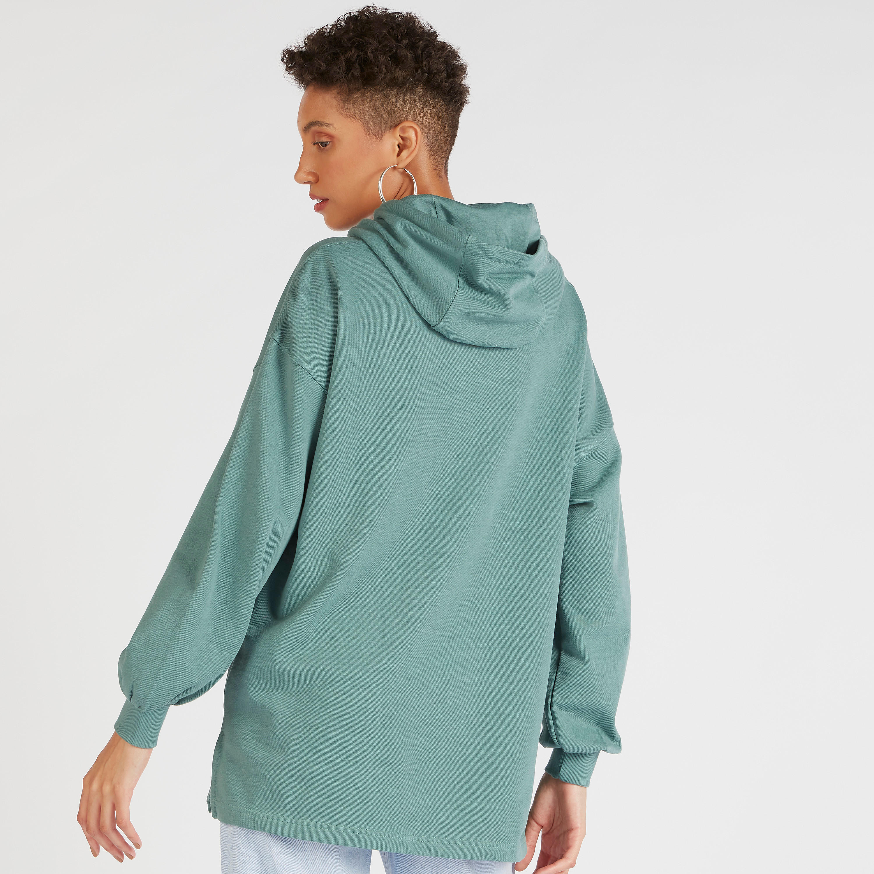 هودي بأكمام طويلة مزين بنقوش تويتي-women-winterwear-hoodiesandsweatshirts-hoodies-image-4