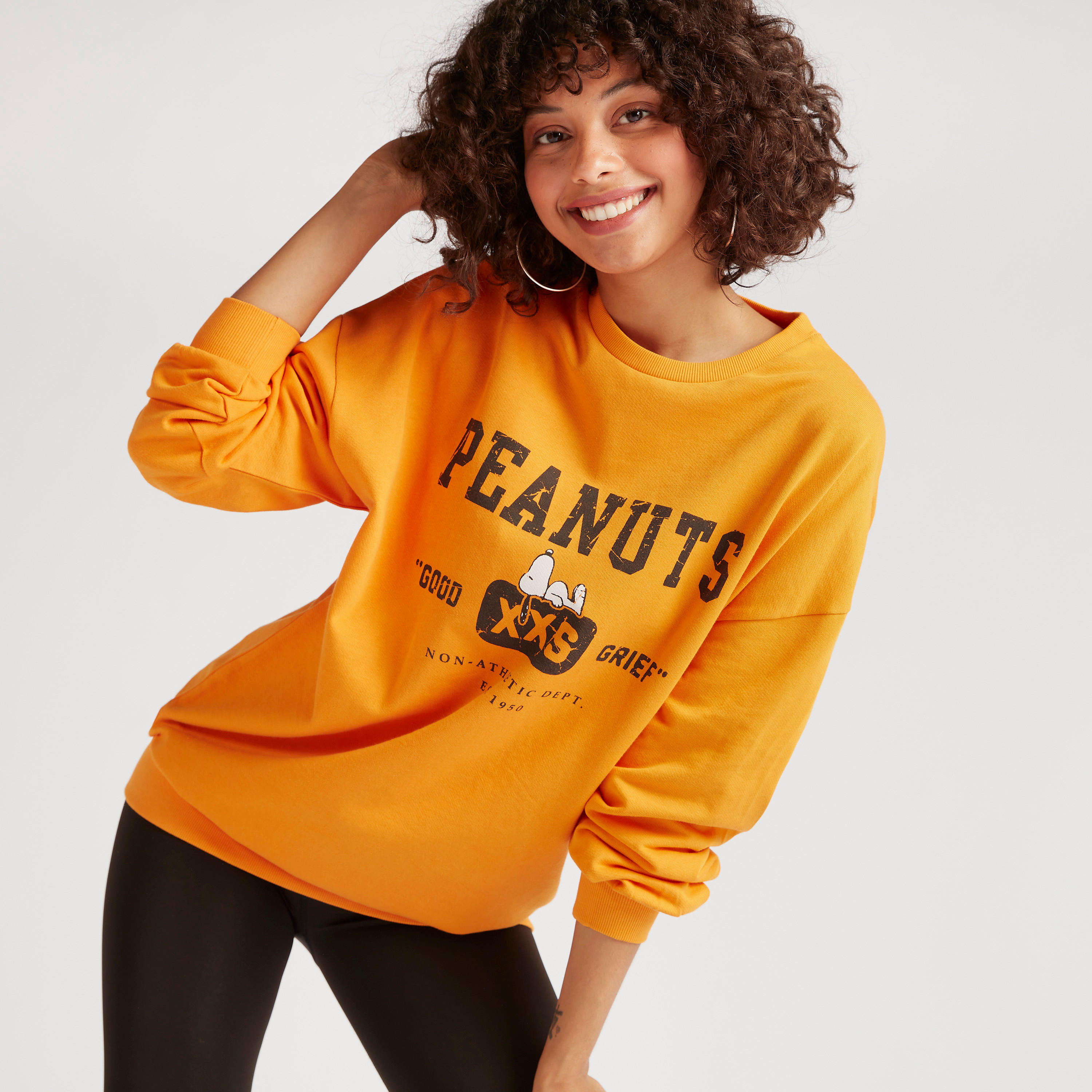سويت شيرت بياقة ضيقة وأكمام طويلة وطبعات-women-winterwear-hoodiesandsweatshirts-sweatshirts-image-5