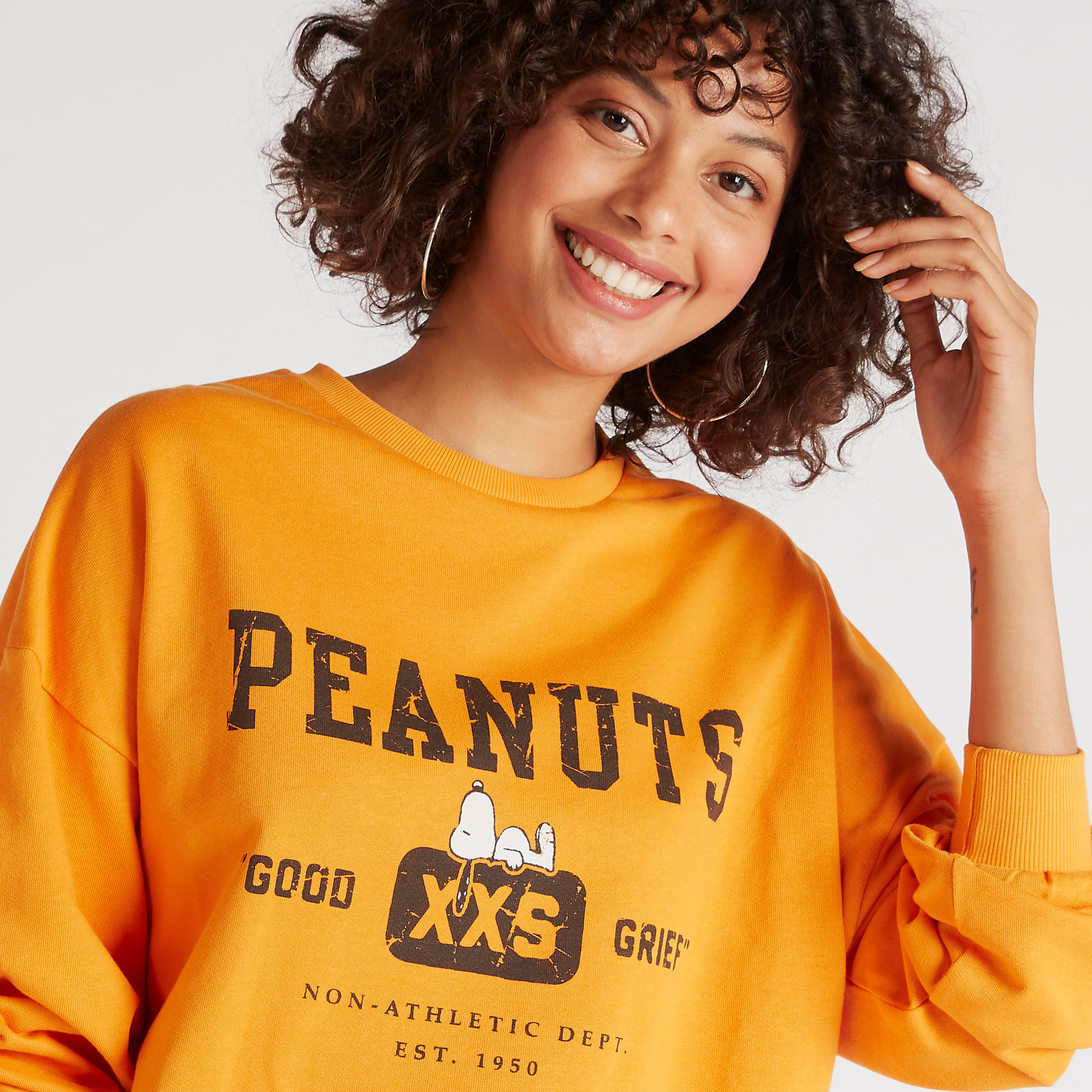 سويت شيرت بياقة ضيقة وأكمام طويلة وطبعات-women-winterwear-hoodiesandsweatshirts-sweatshirts-image-3