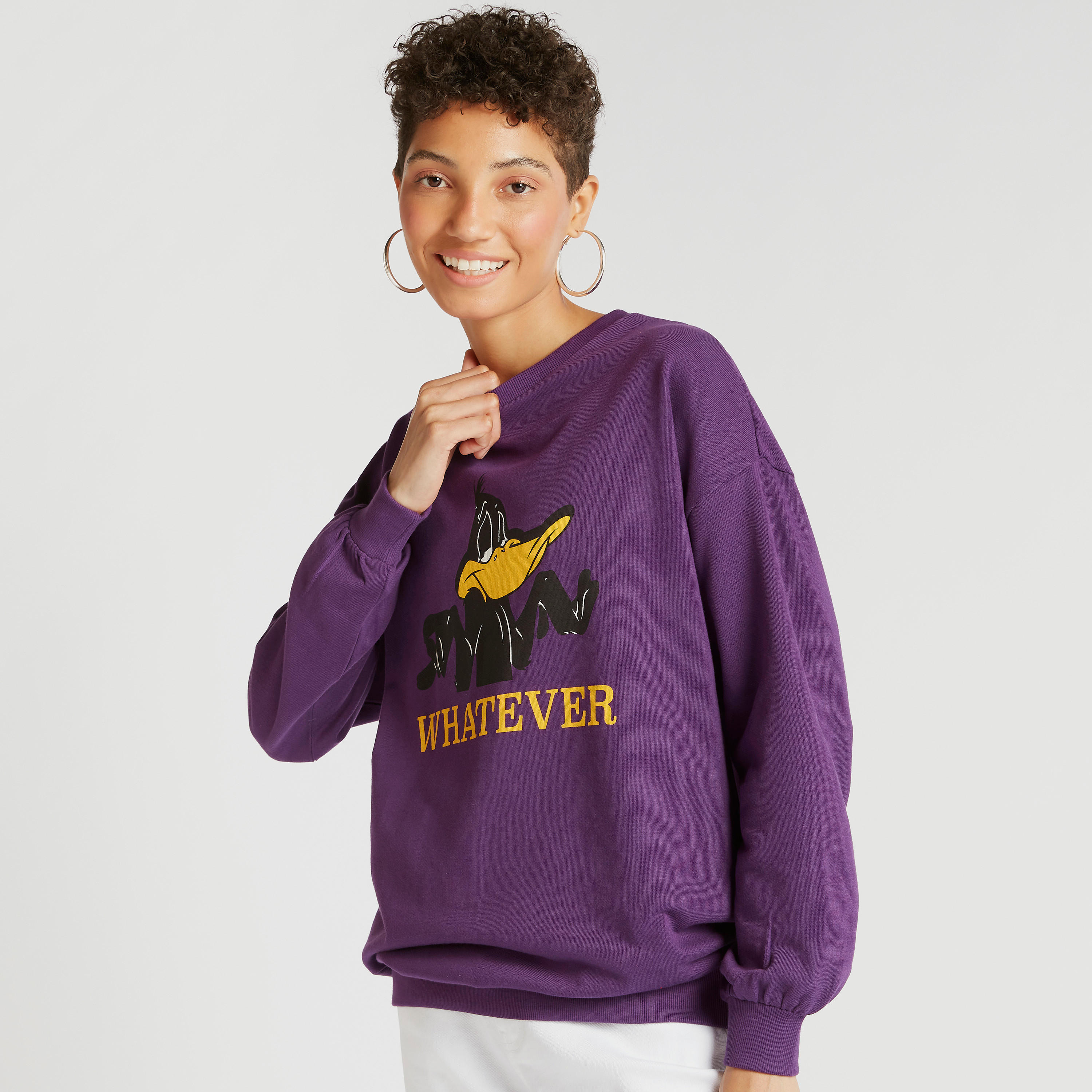 سويت شيرت بطبعة لوني تونز بياقة ضيقة وأكمام طويلة-women-winterwear-hoodiesandsweatshirts-sweatshirts-image-5