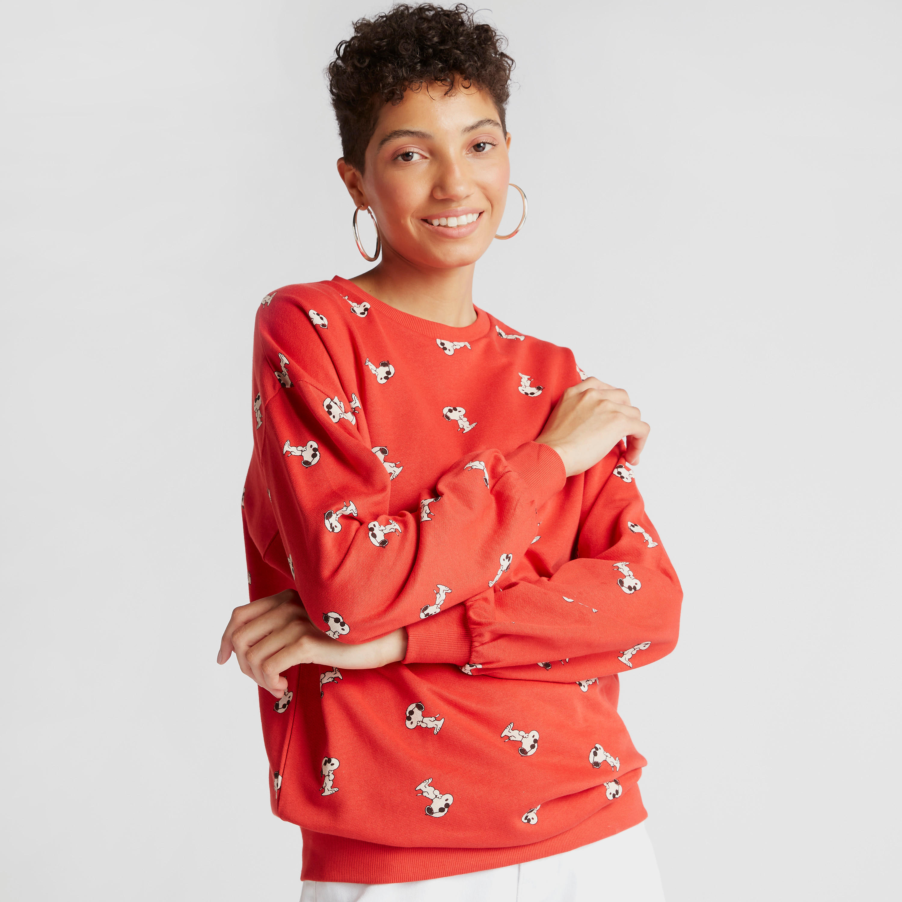 سويت شيرت بياقة ضيقة وأكمام طويلة وطبعات سنوبي-women-winterwear-hoodiesandsweatshirts-sweatshirts-image-1