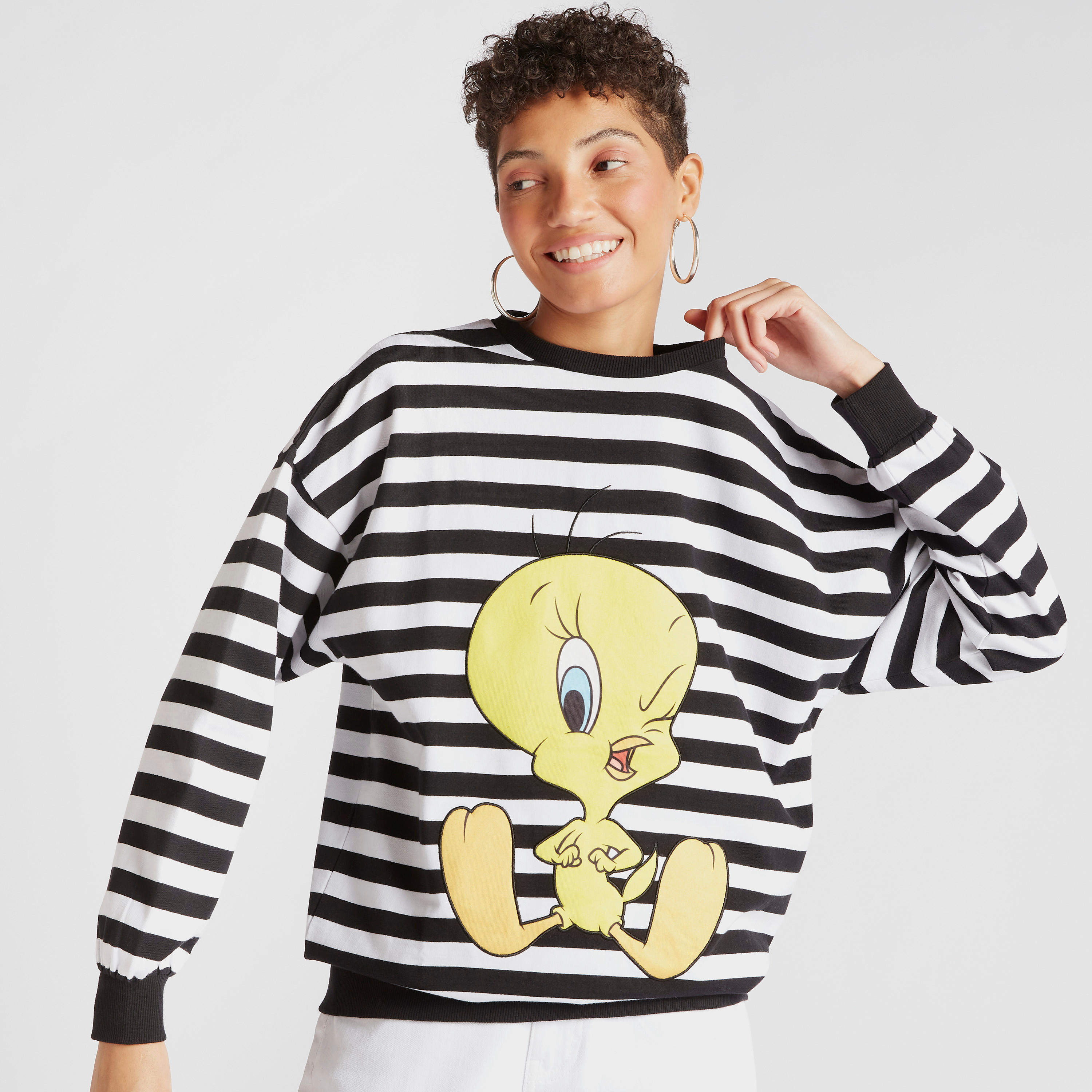 سويت شيرت بياقة ضيقة وأكمام طويلة وطبعات تويتي-women-winterwear-hoodiesandsweatshirts-sweatshirts-image-6