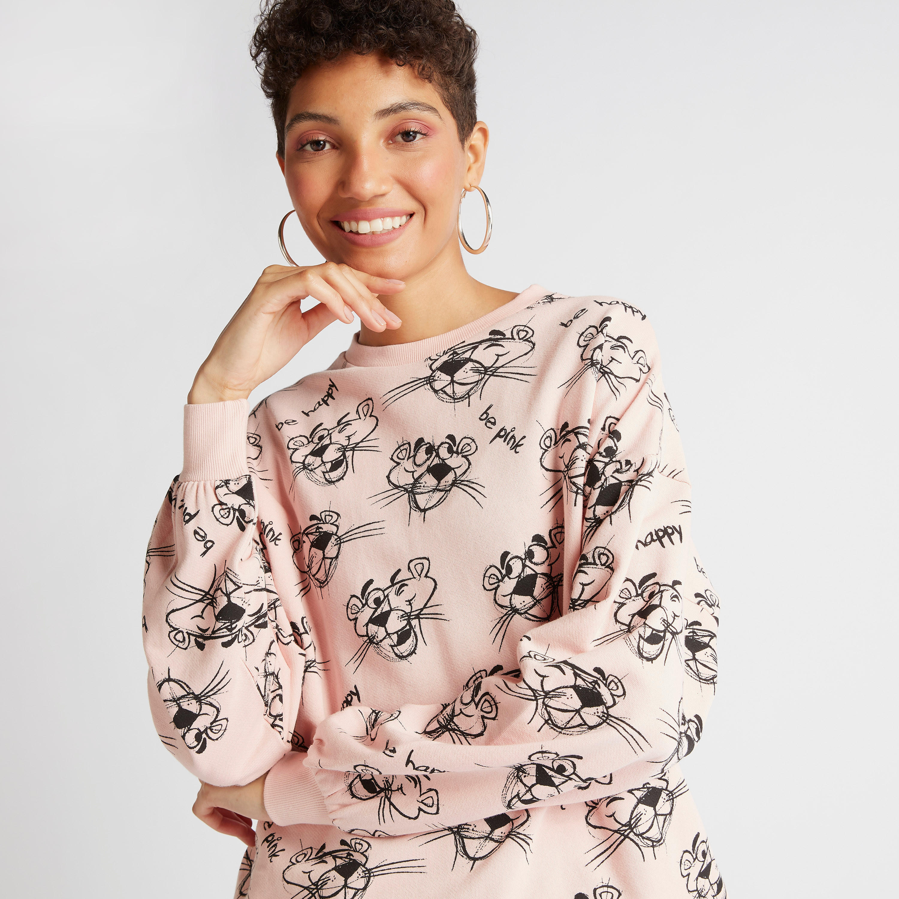 سويت شيرت بياقة ضيقة وأكمام طويلة وطبعات بينك بانثر-women-winterwear-hoodiesandsweatshirts-sweatshirts-image-5