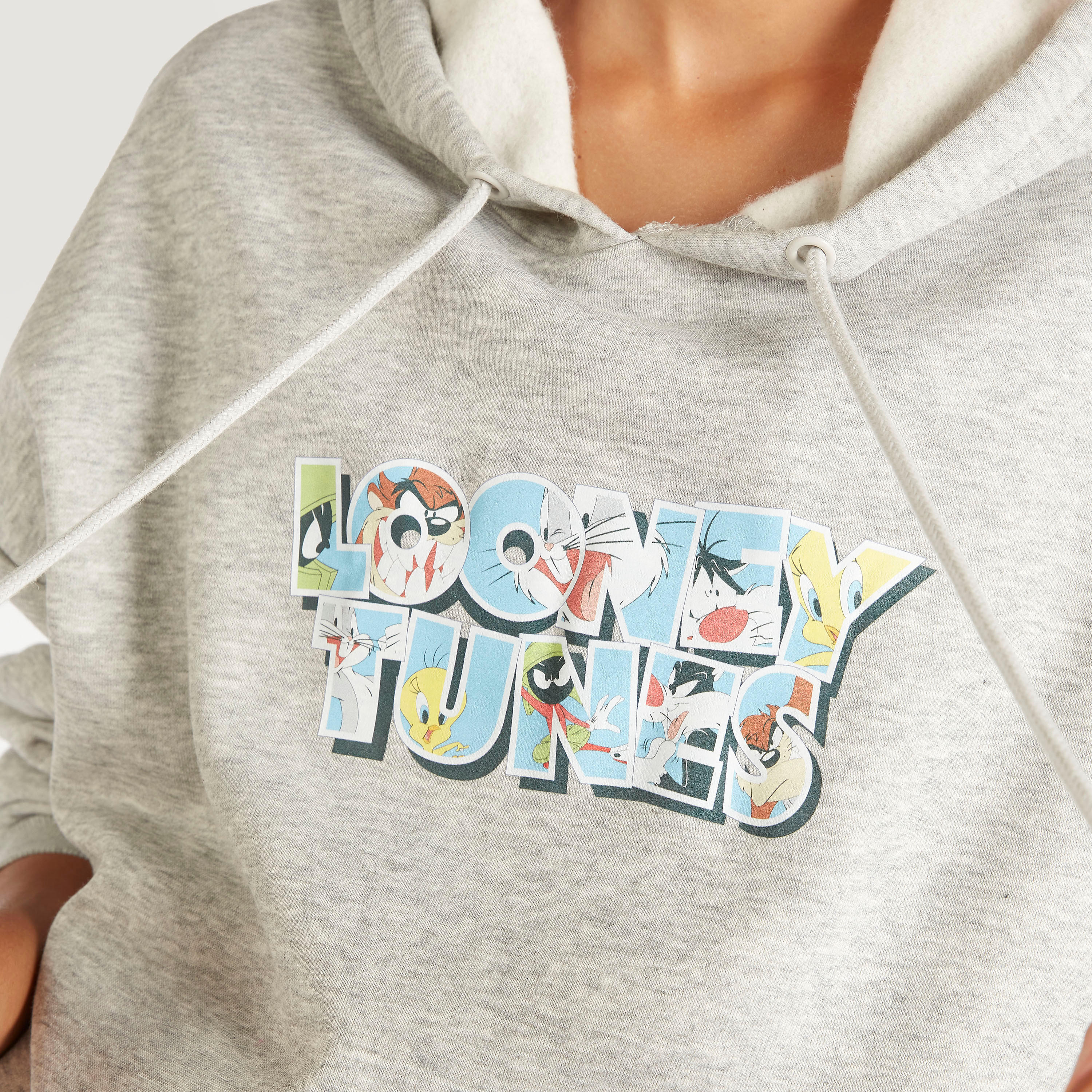 هودي بأكمام طويلة وجيب كانغر وطبعات لوني تيونز-women-winterwear-hoodiesandsweatshirts-hoodies-image-3