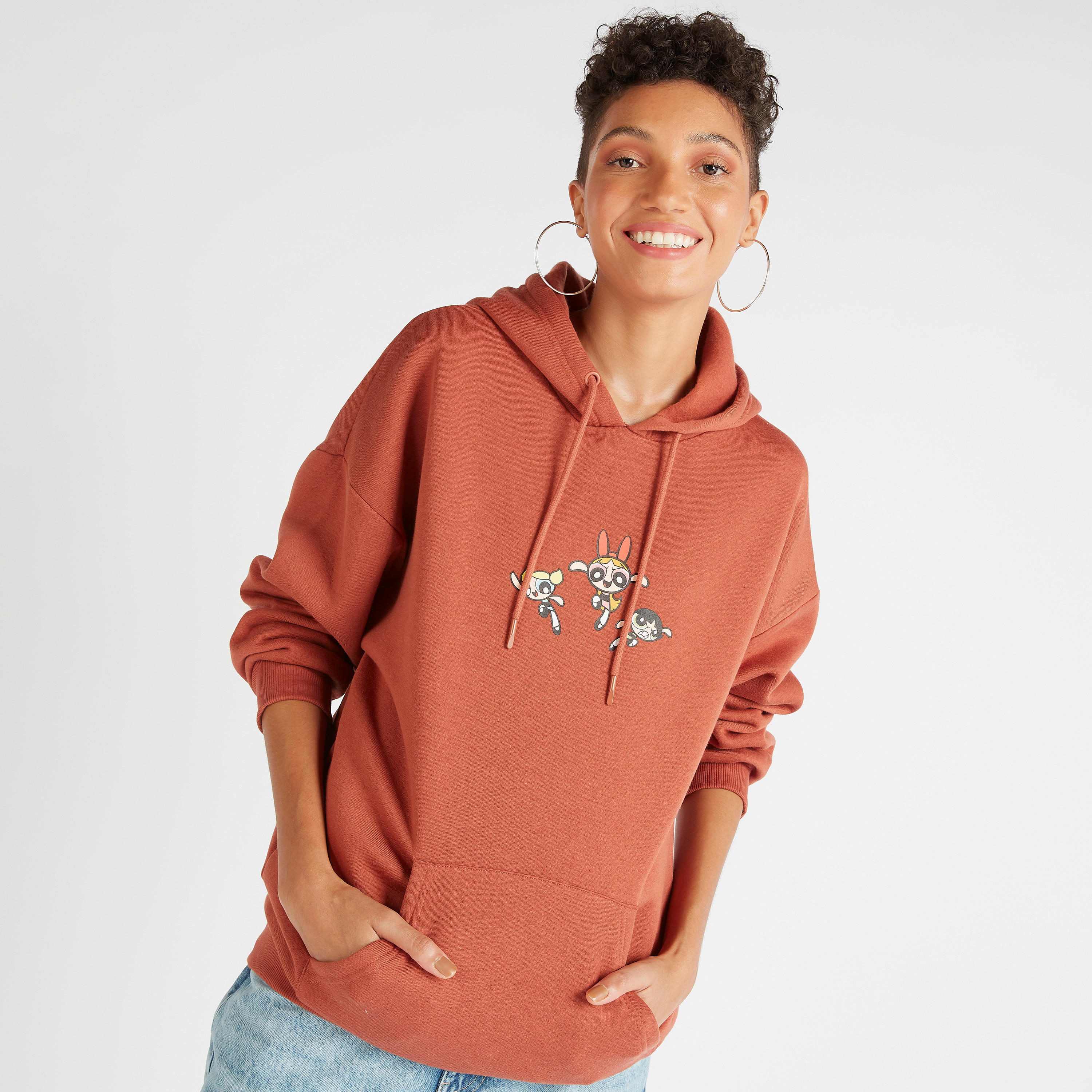هودي بأكمام طويلة وجيوب كنغر وطبعات باور باف جيرلز-women-winterwear-hoodiesandsweatshirts-hoodies-image-6
