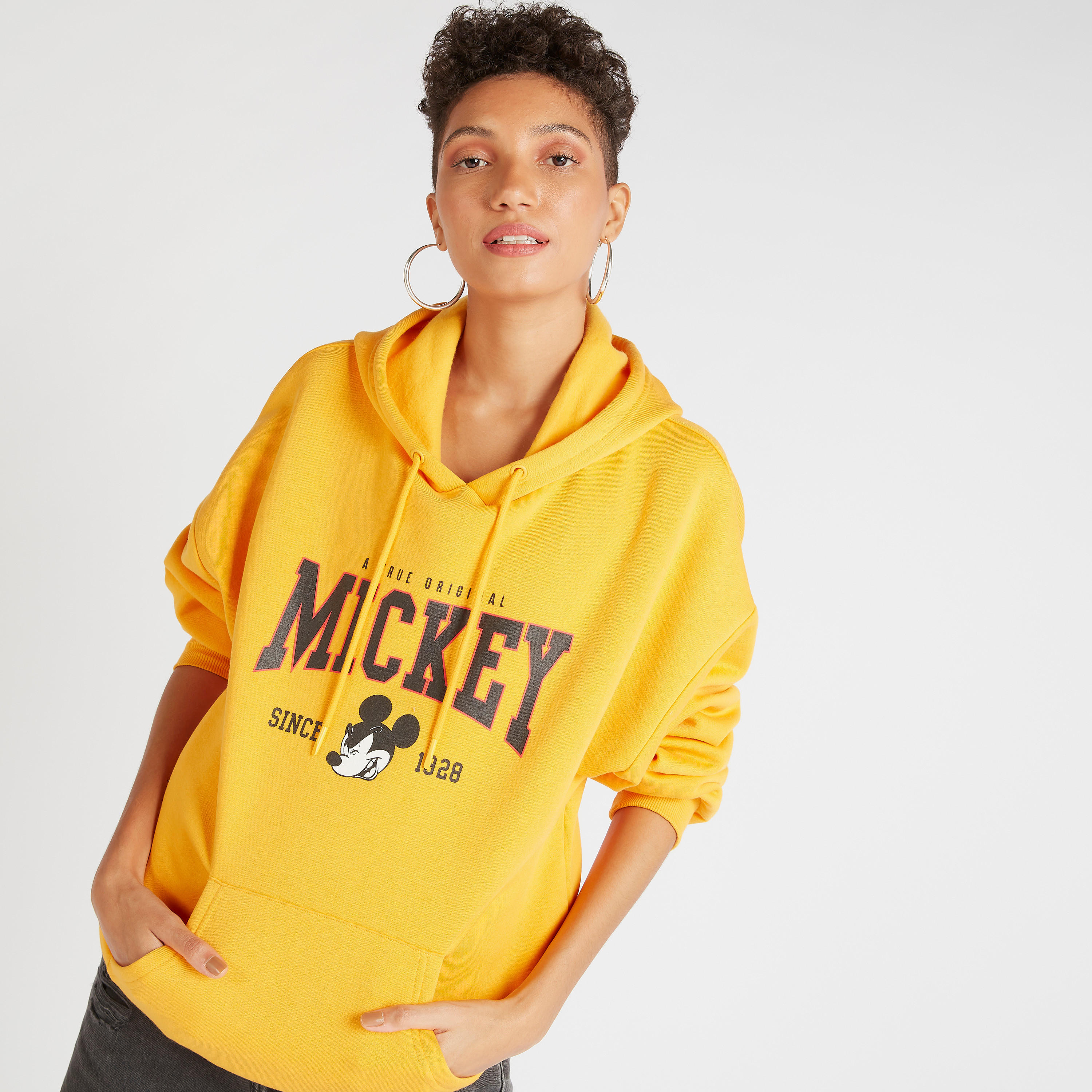 هودي بأكمام طويلة وجيوب كنغر وطبعات ميكي ماوس-women-winterwear-hoodiesandsweatshirts-hoodies-image-1